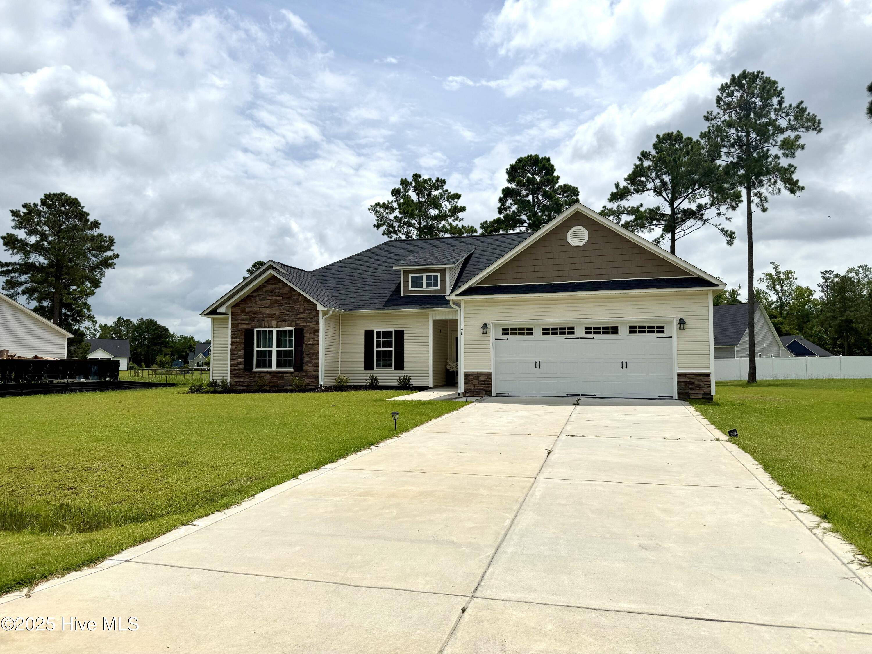New Bern, NC 28560,174 Finch LN