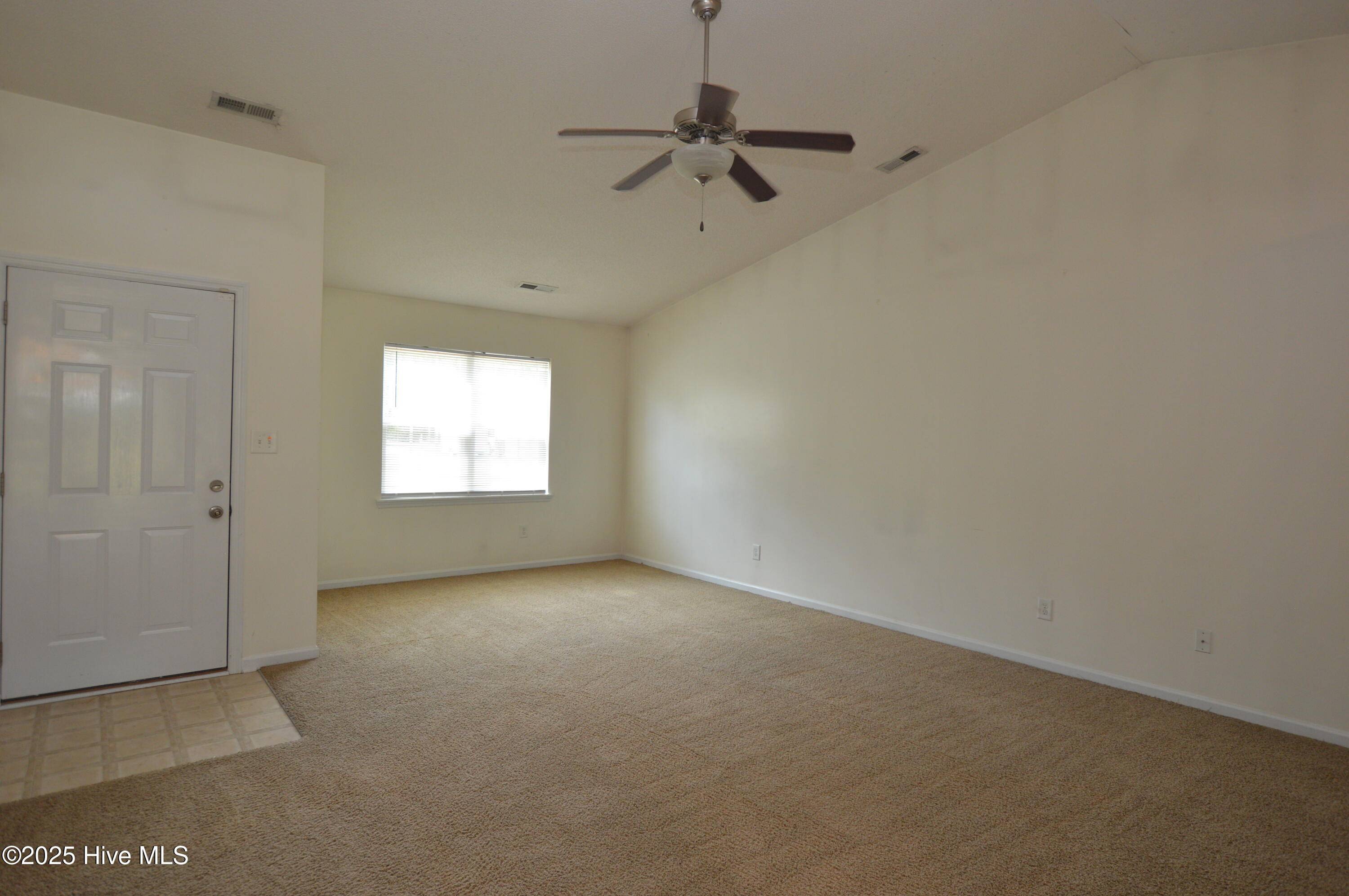 Hubert, NC 28539,140 Van Riggs RD