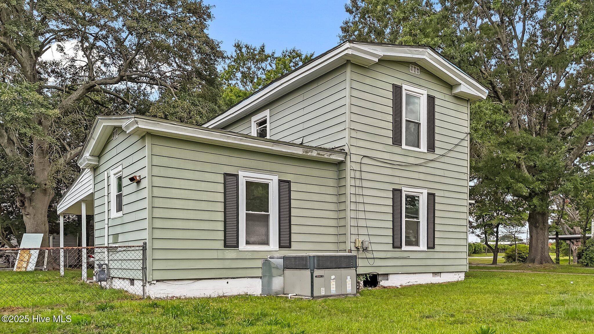 Tarboro, NC 27886,507 W Saint James ST