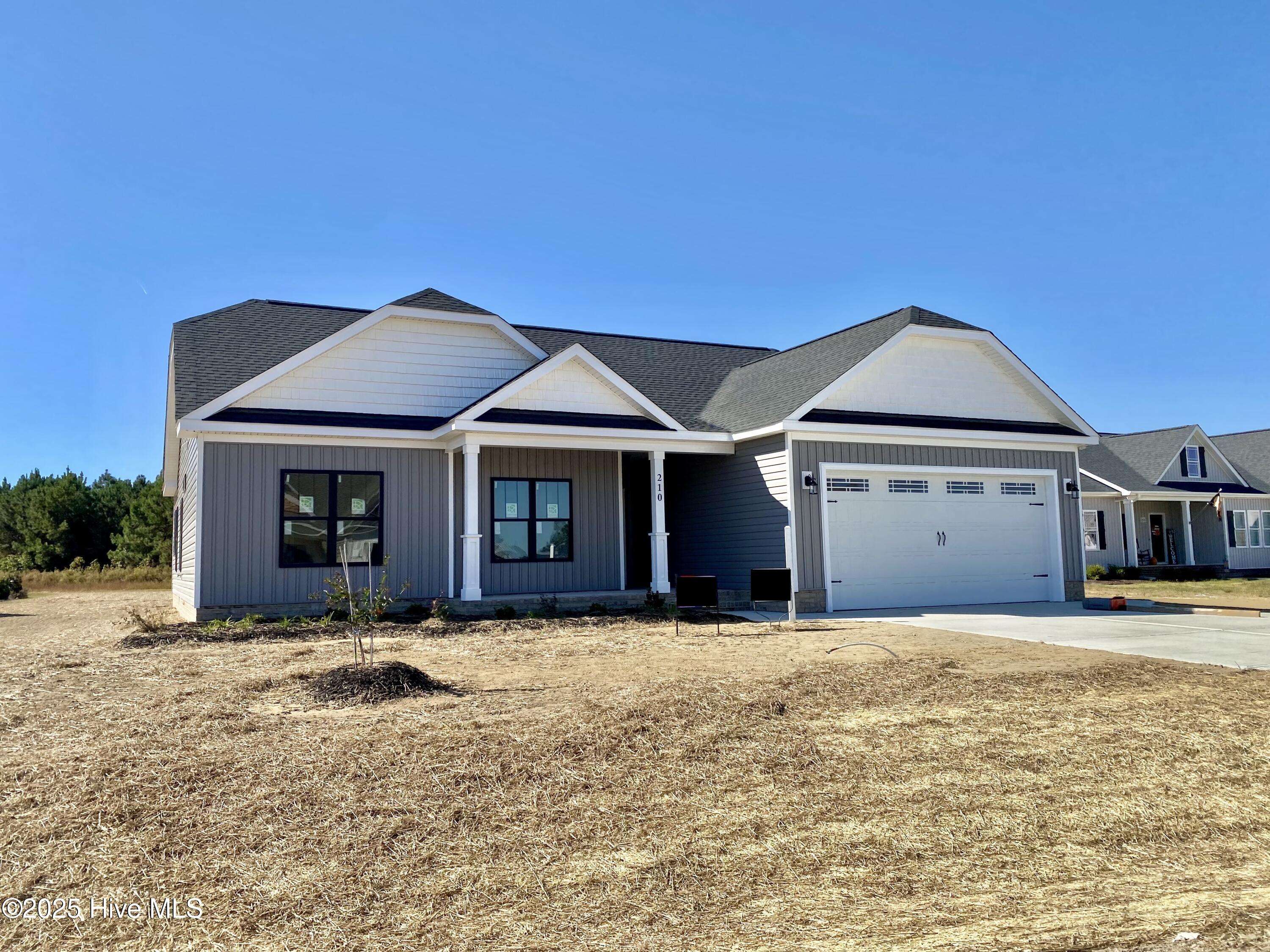 Pikeville, NC 27863,210 Rae DR