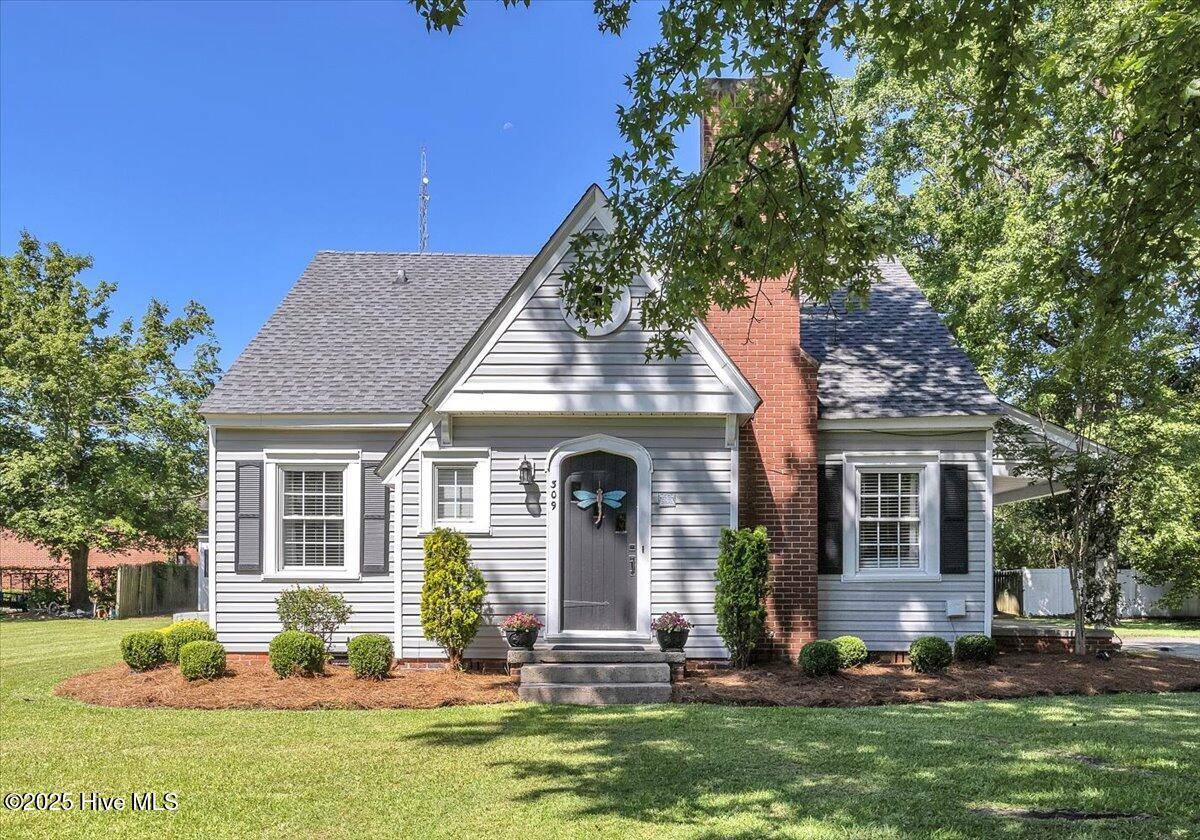 Wallace, NC 28466,309 N Graham ST
