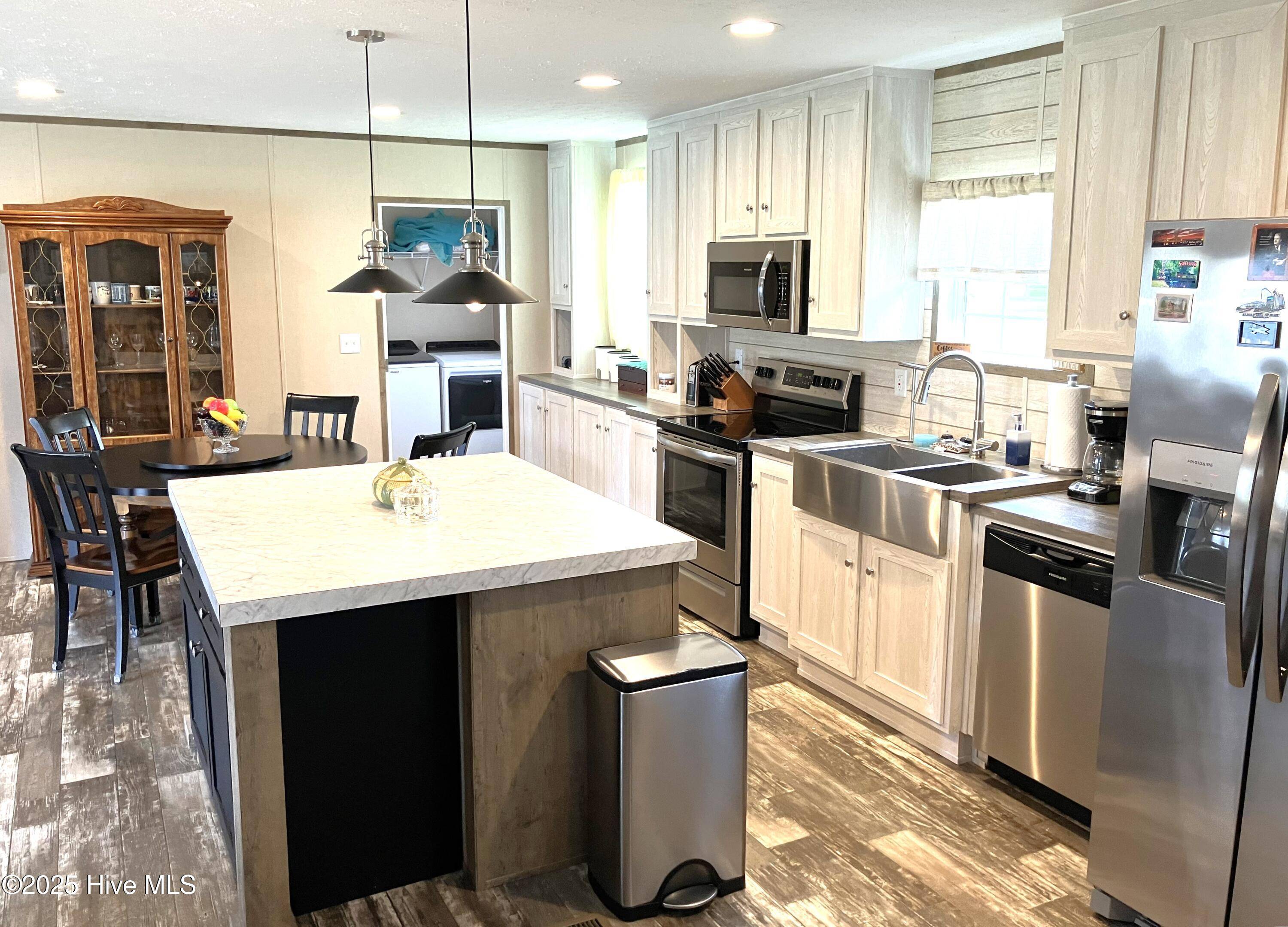 Richlands, NC 28574,269 Batchelor RD