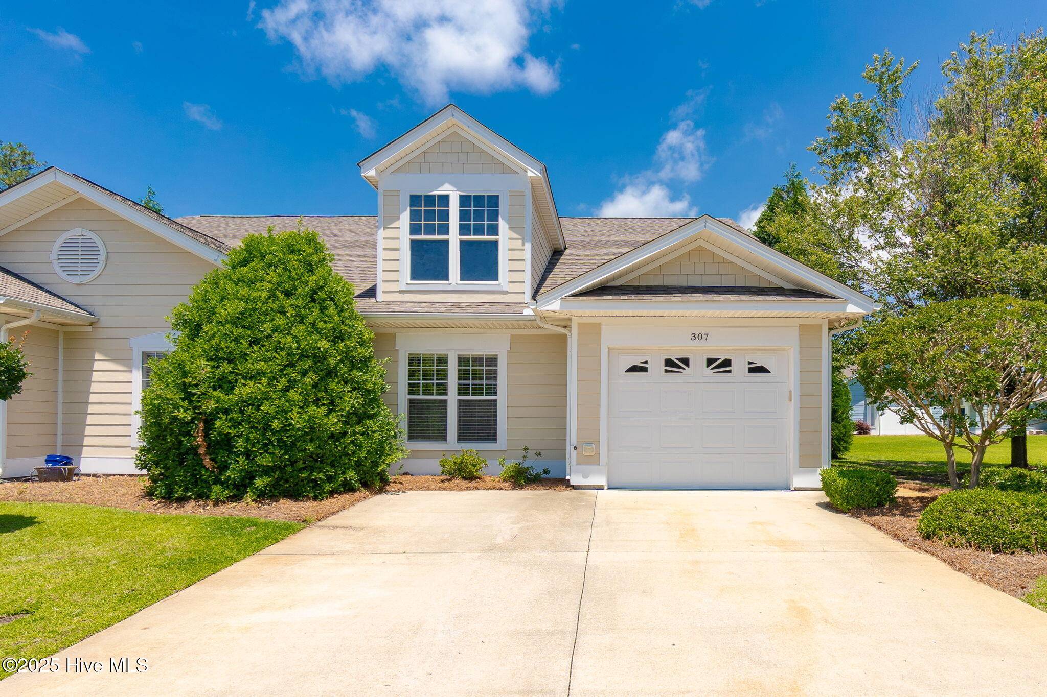 Newport, NC 28570,307 Sweetwater CV