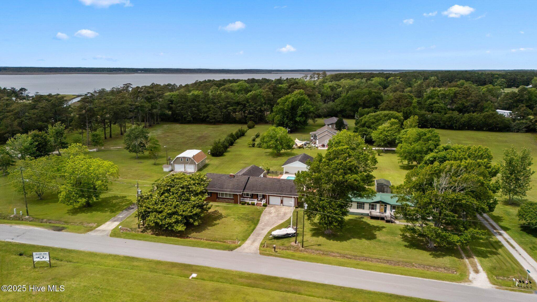 Beaufort, NC 28516,127 Arthur RD