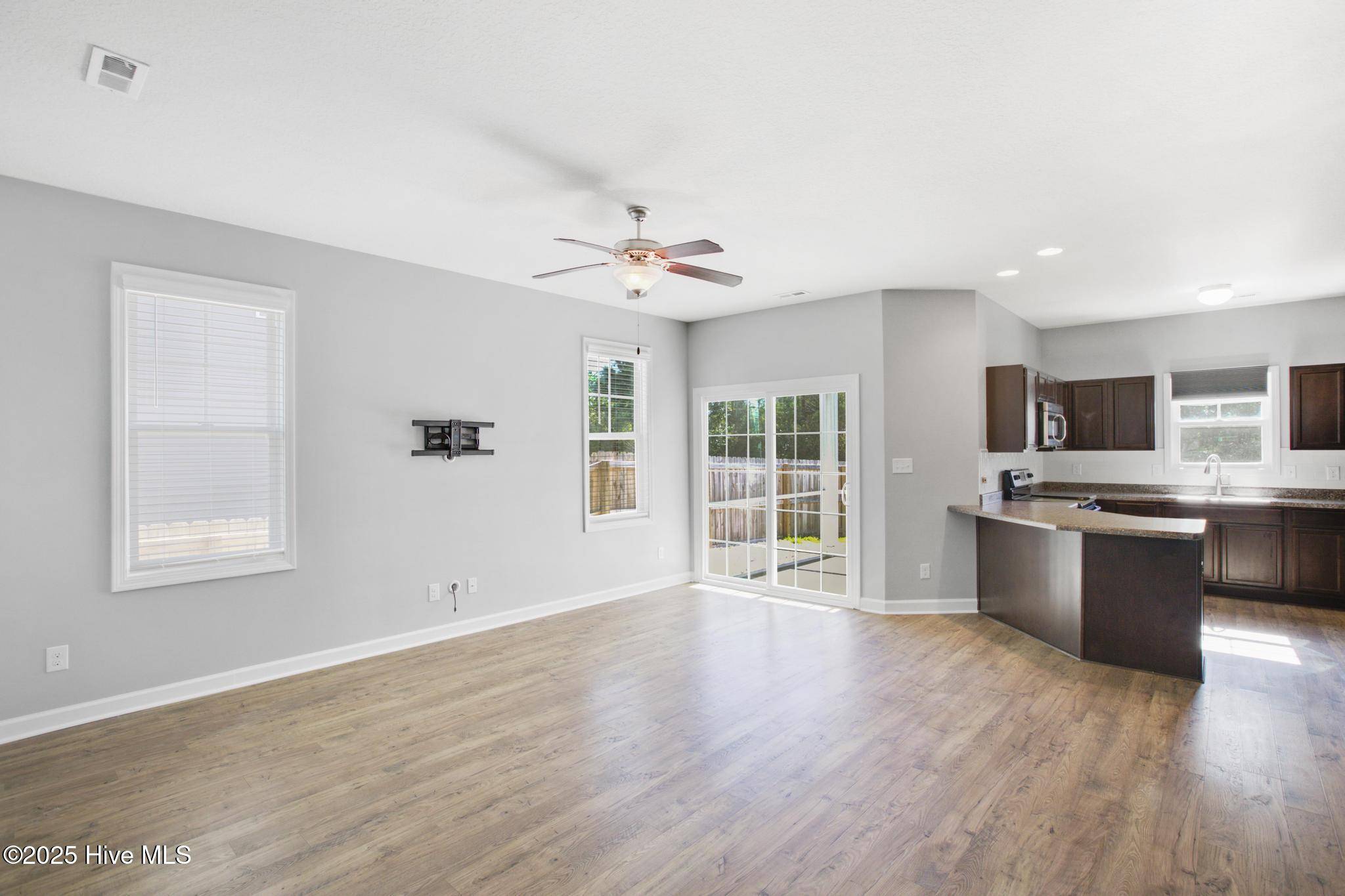 Holly Ridge, NC 28445,306 Frisco WAY