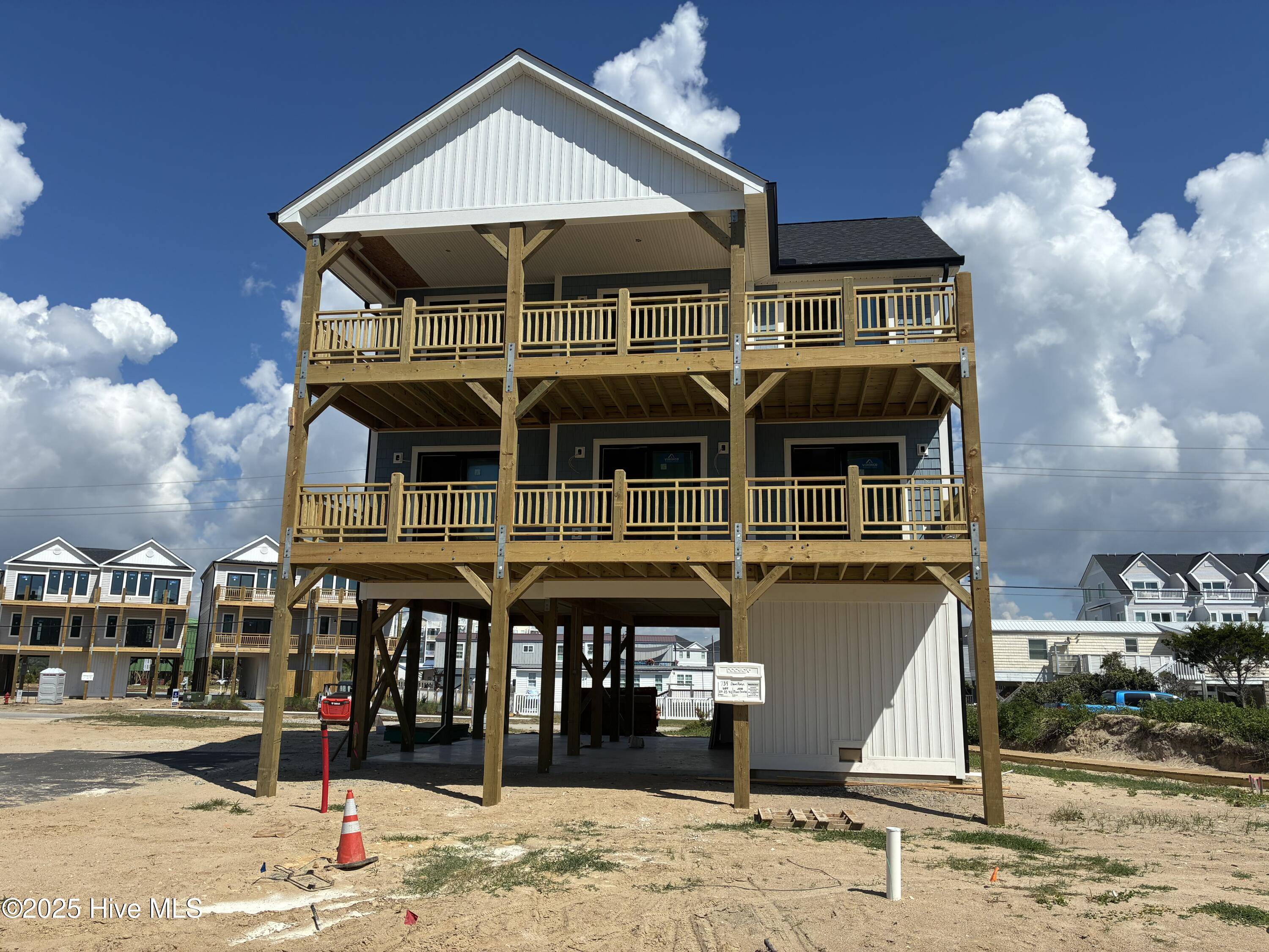 Surf City, NC 28445,739 Duneridge Court