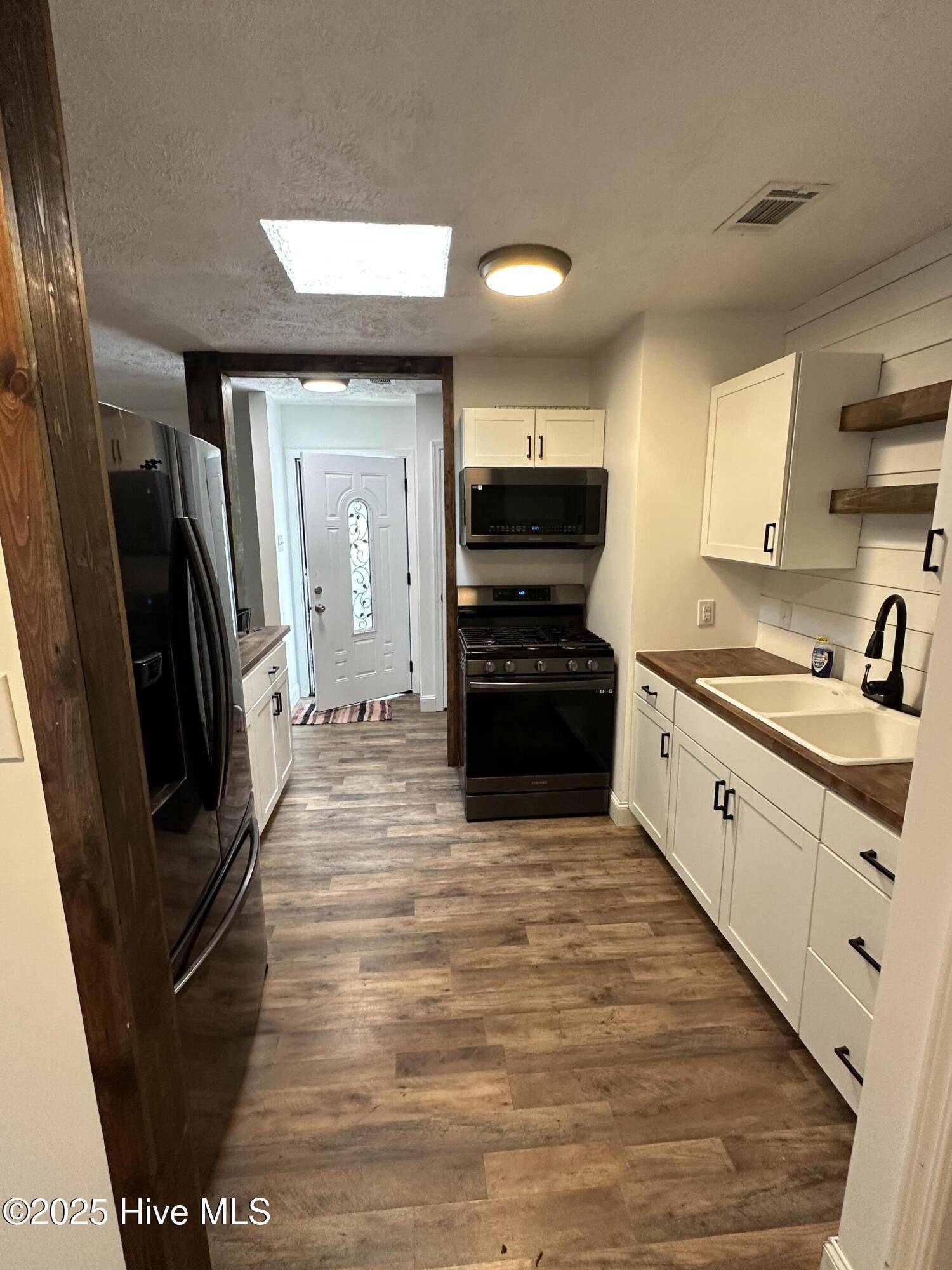 Laurinburg, NC 28352,802 Glenn ST