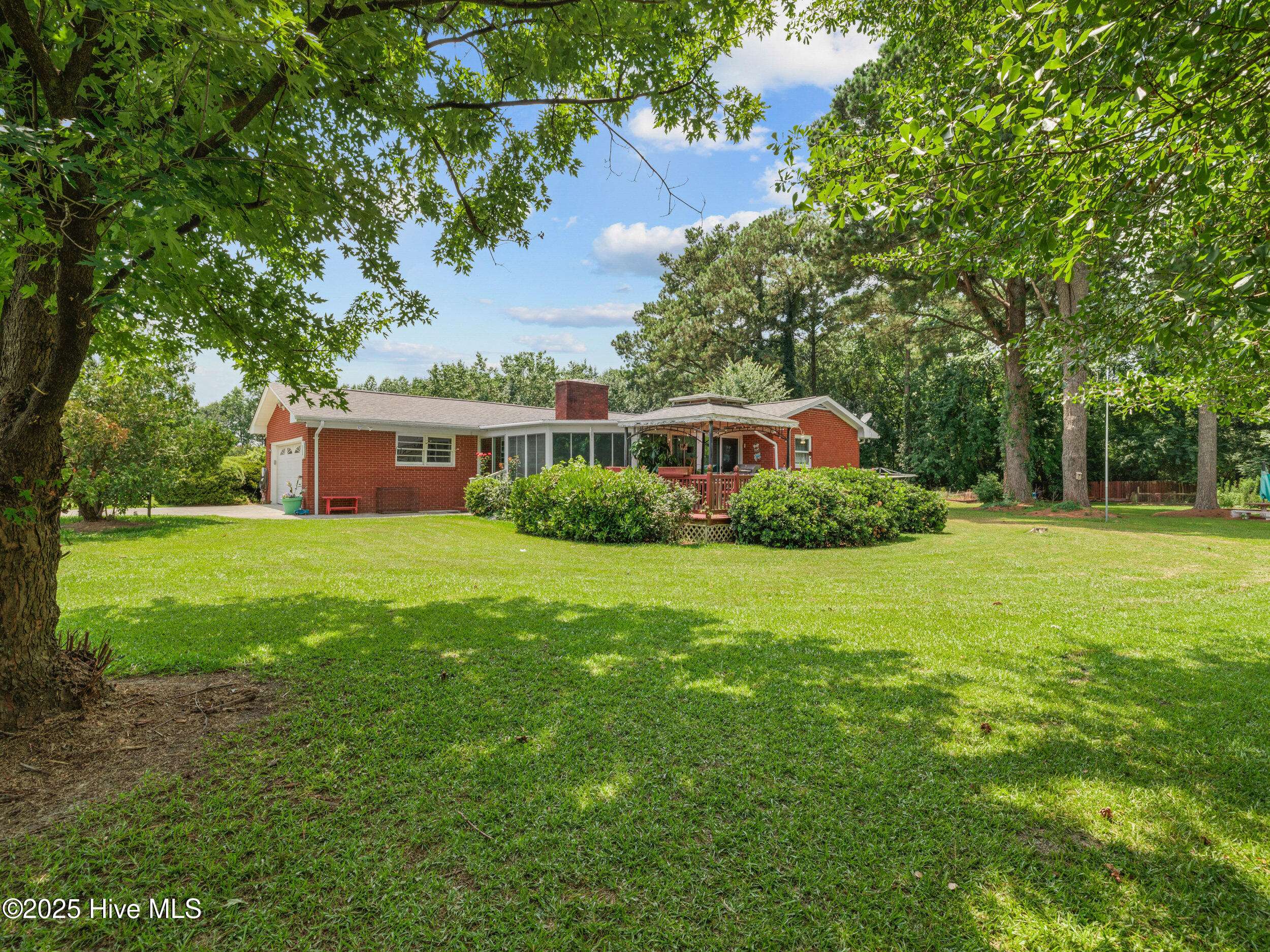 Beulaville, NC 28518,238 N Nc-111