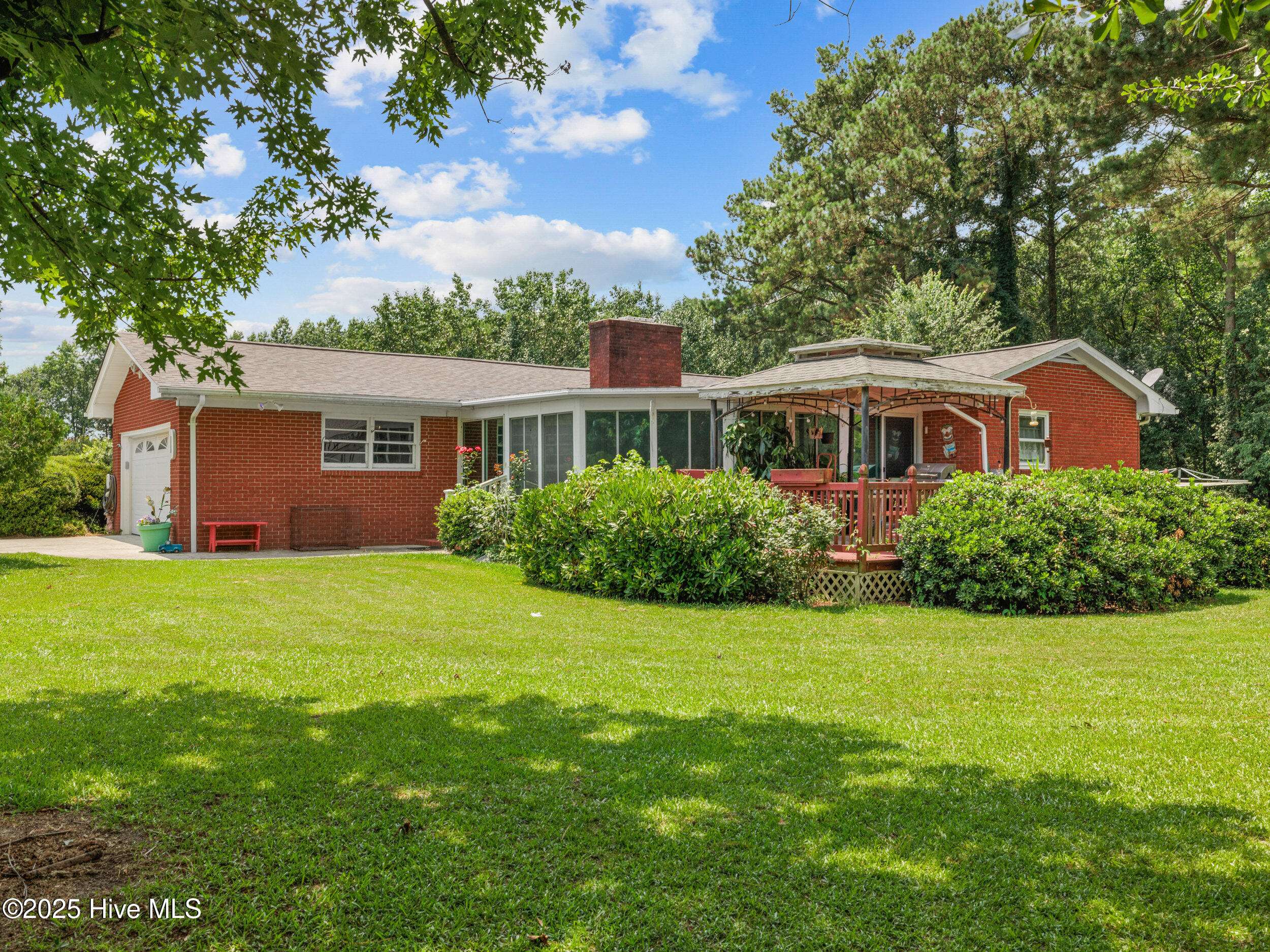 Beulaville, NC 28518,238 N Nc-111