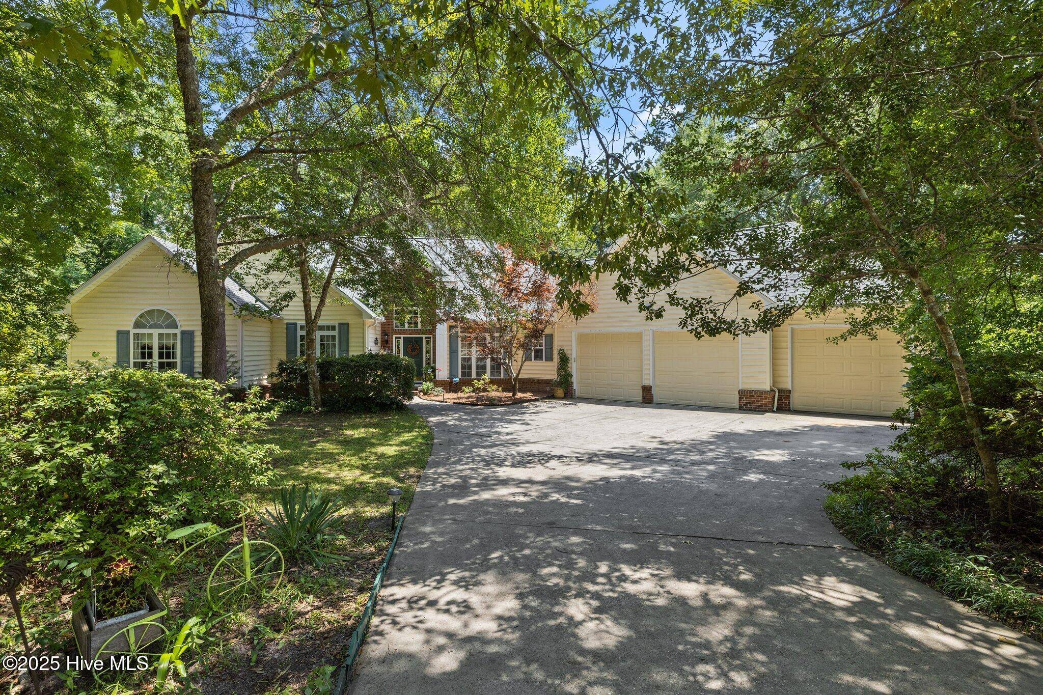 Stella, NC 28582,250 White Oak Bluff RD