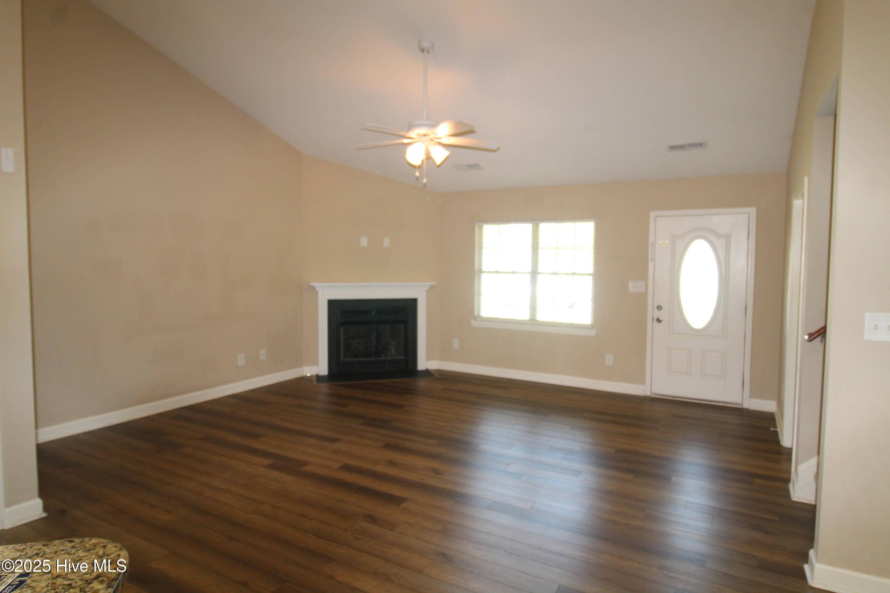 Hubert, NC 28539,307 Basil CT