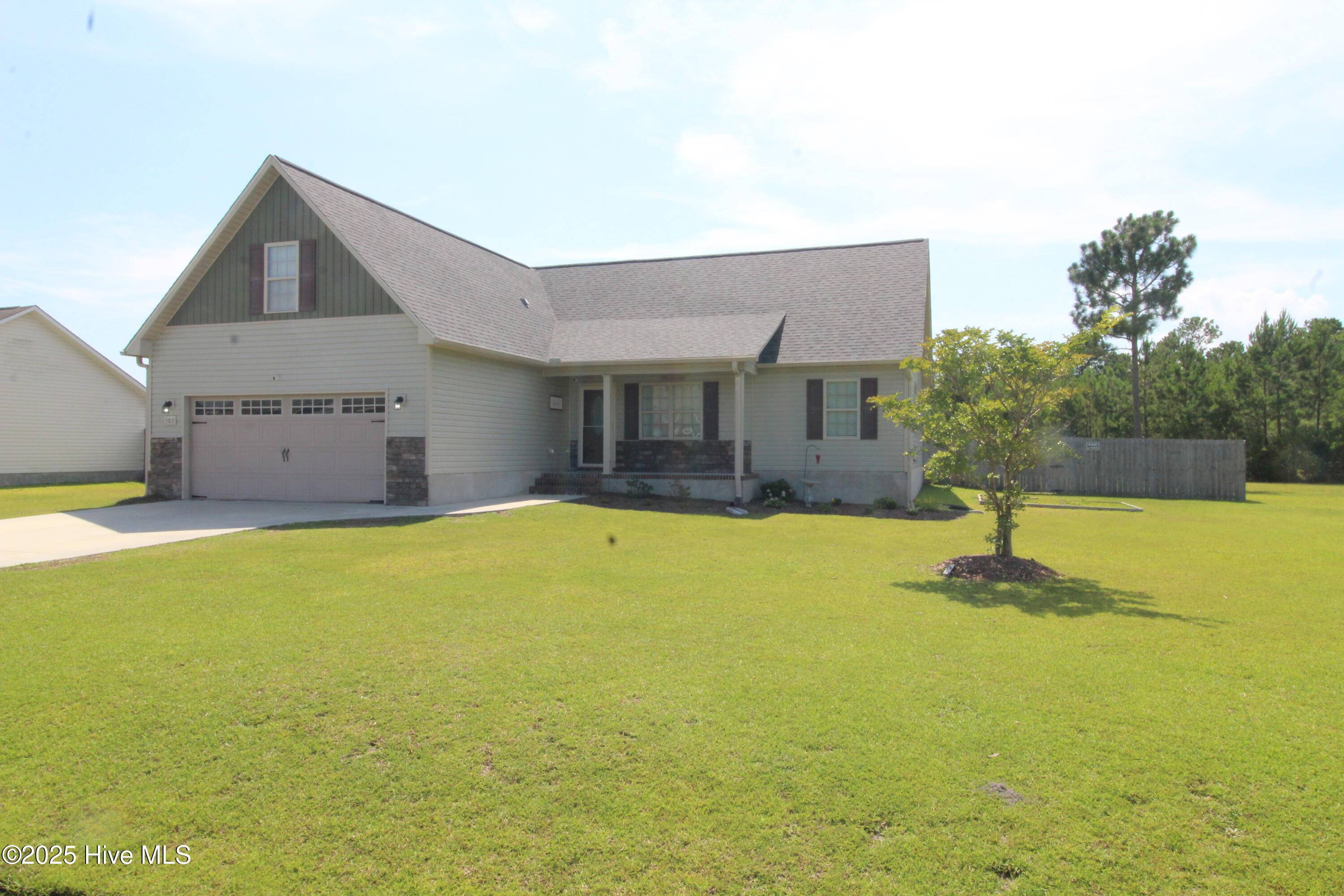 Hubert, NC 28539,307 Basil CT
