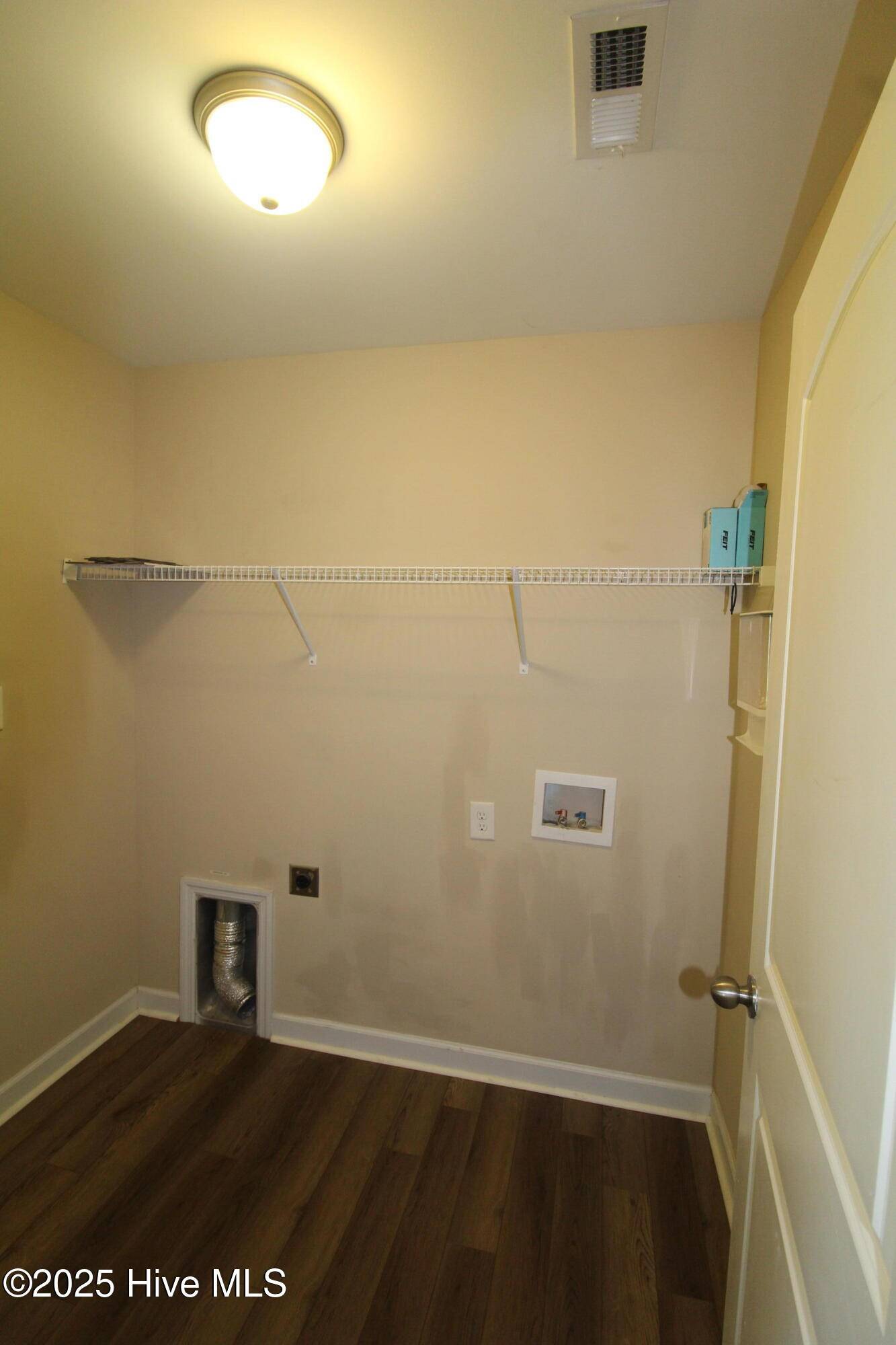 Hubert, NC 28539,307 Basil CT