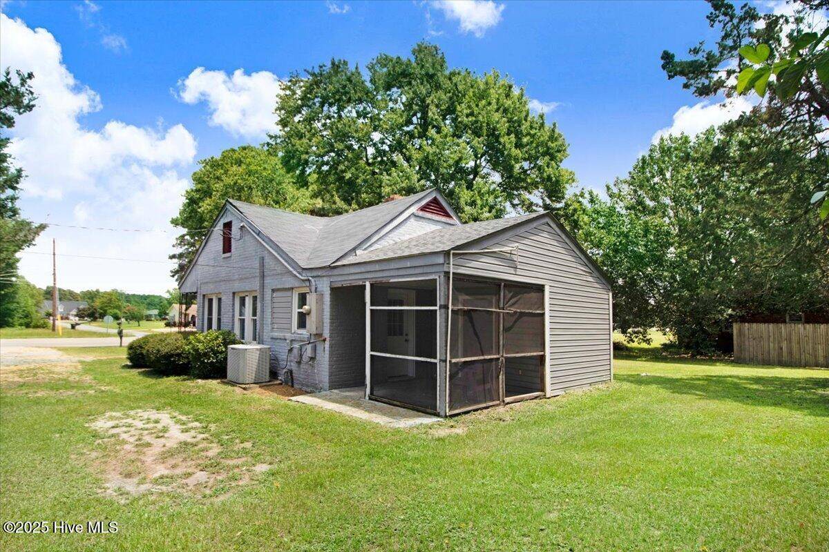 Goldsboro, NC 27534,668 E New Hope RD