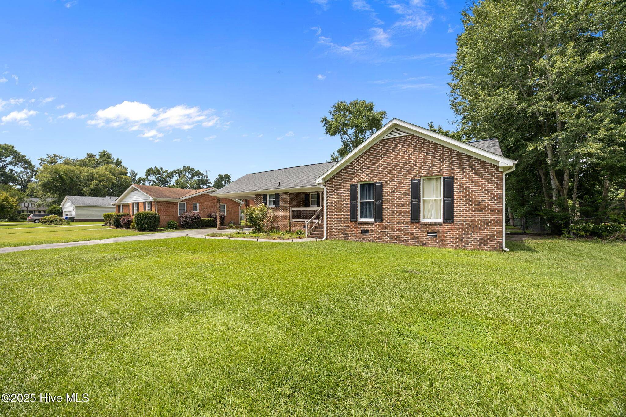Greenville, NC 27834,104 Briarwood DR