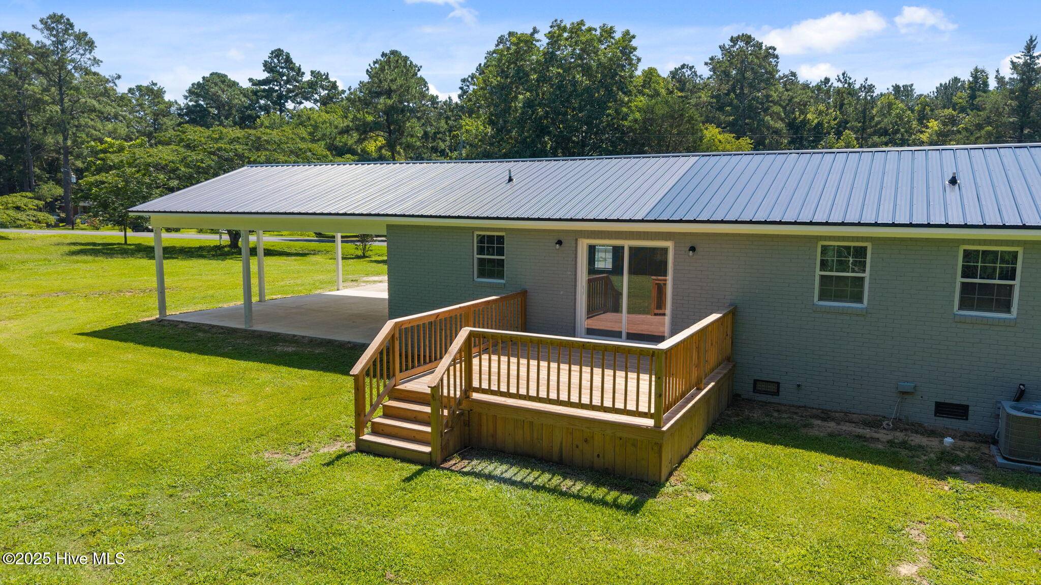 New Bern, NC 28562,500 Sanders LN