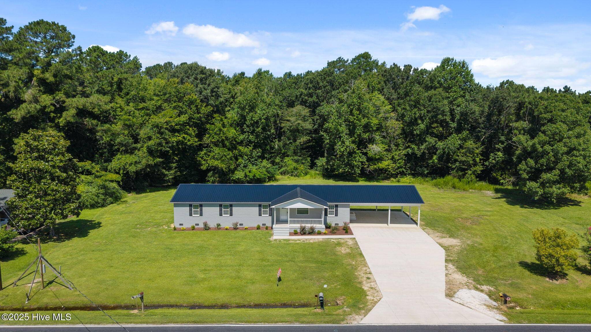 New Bern, NC 28562,500 Sanders LN