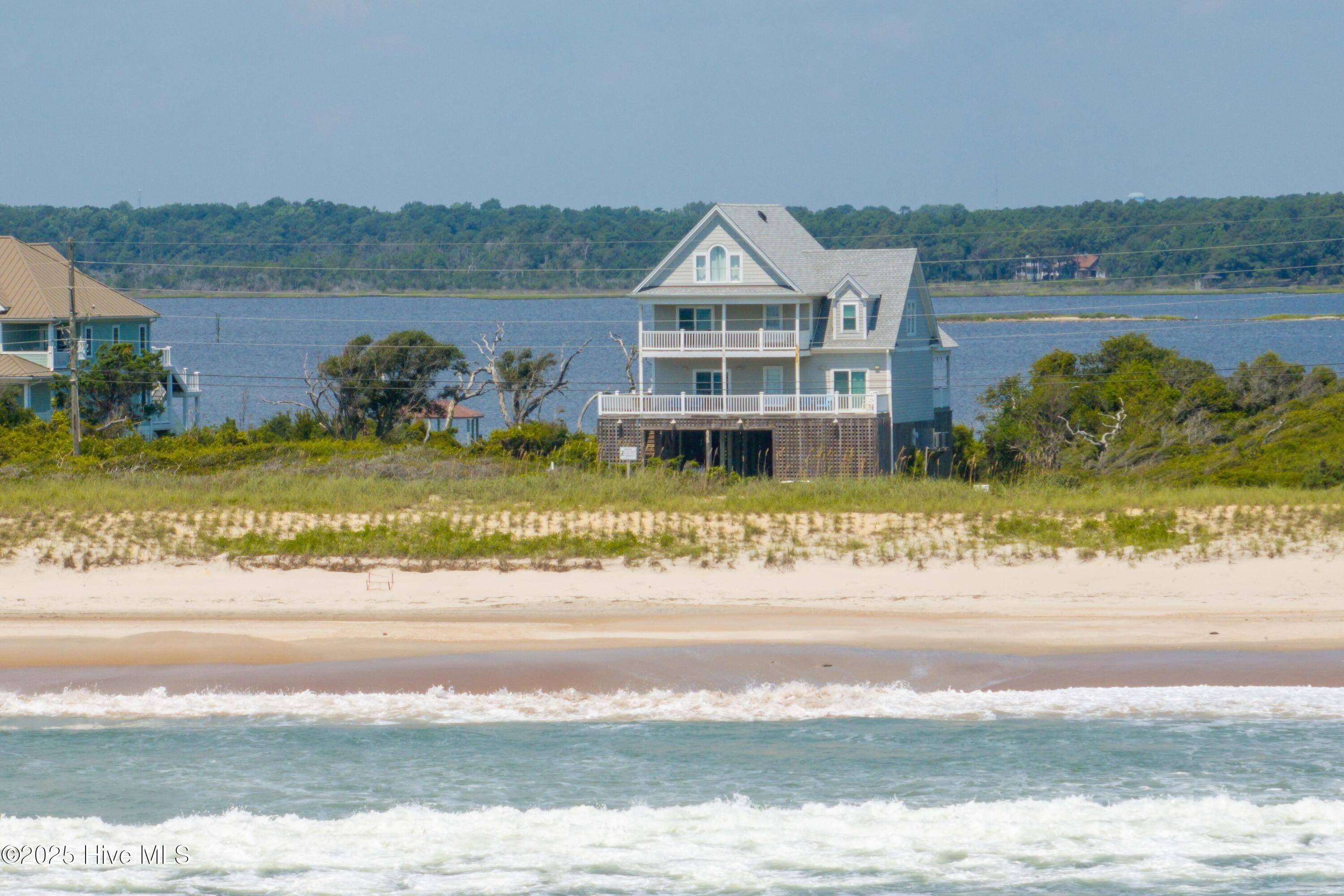 North Topsail Beach, NC 28460,625 New River Inlet RD