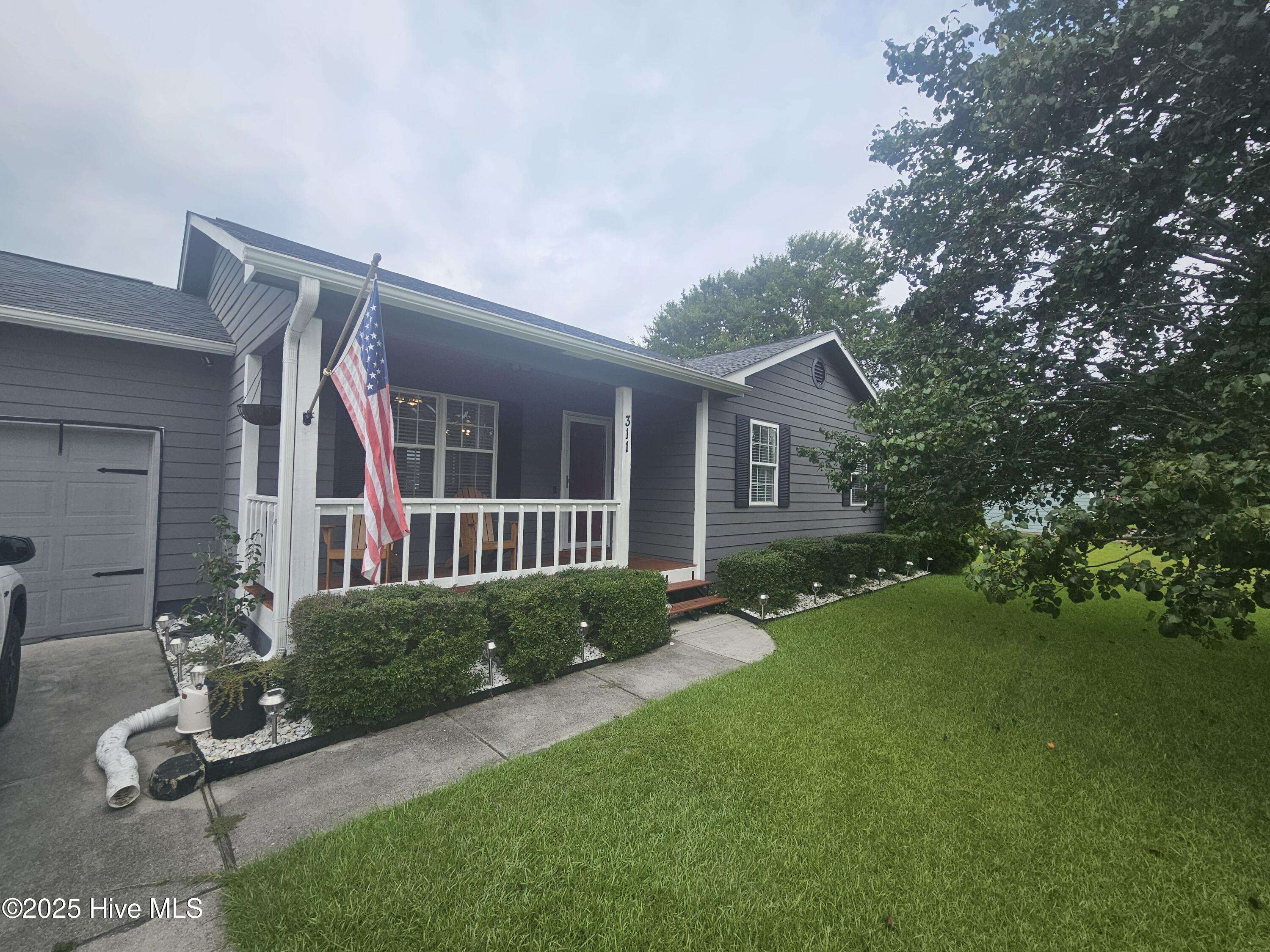 Hubert, NC 28539,311 Riggs RD