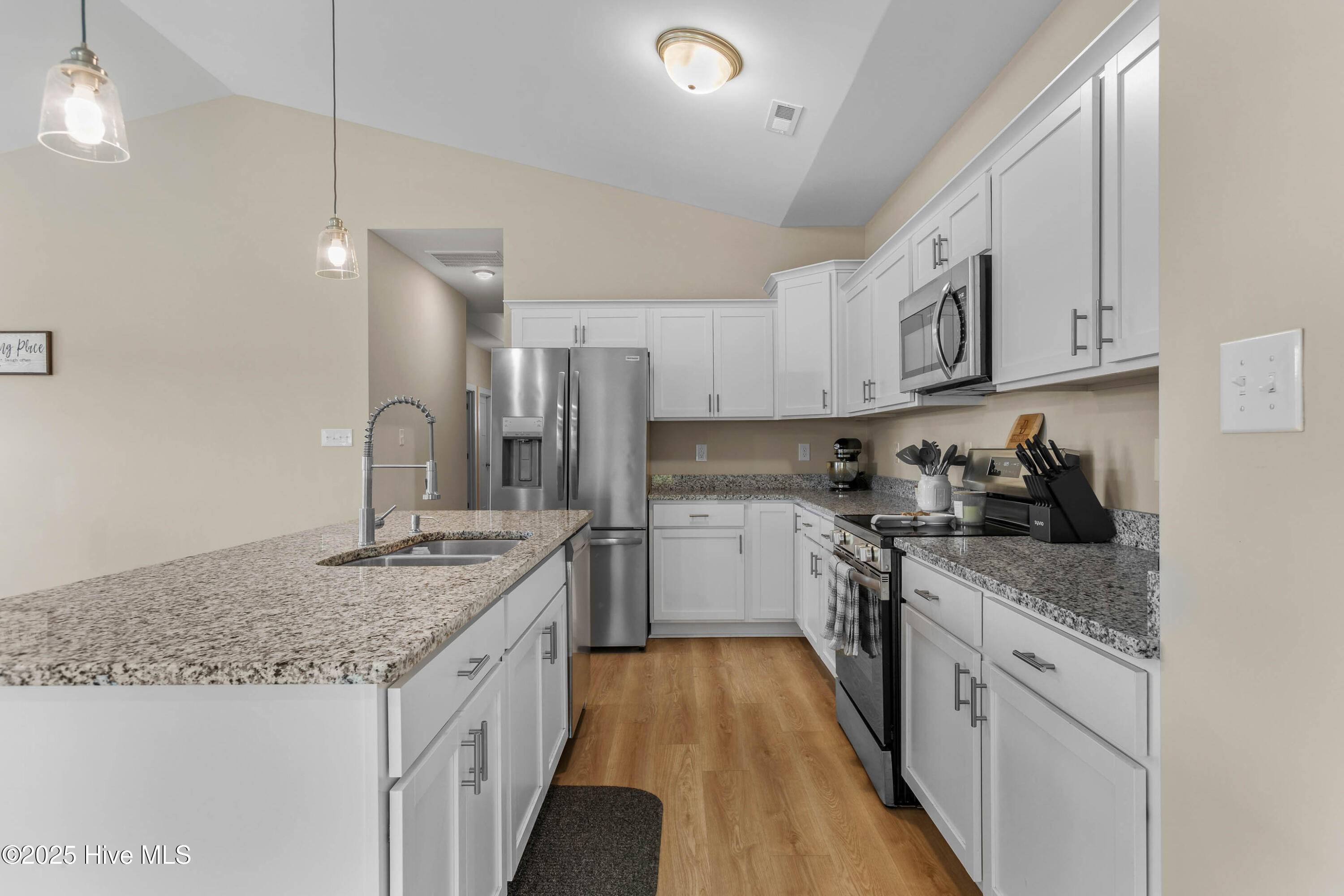 Jacksonville, NC 28540,305 E Theriault CT