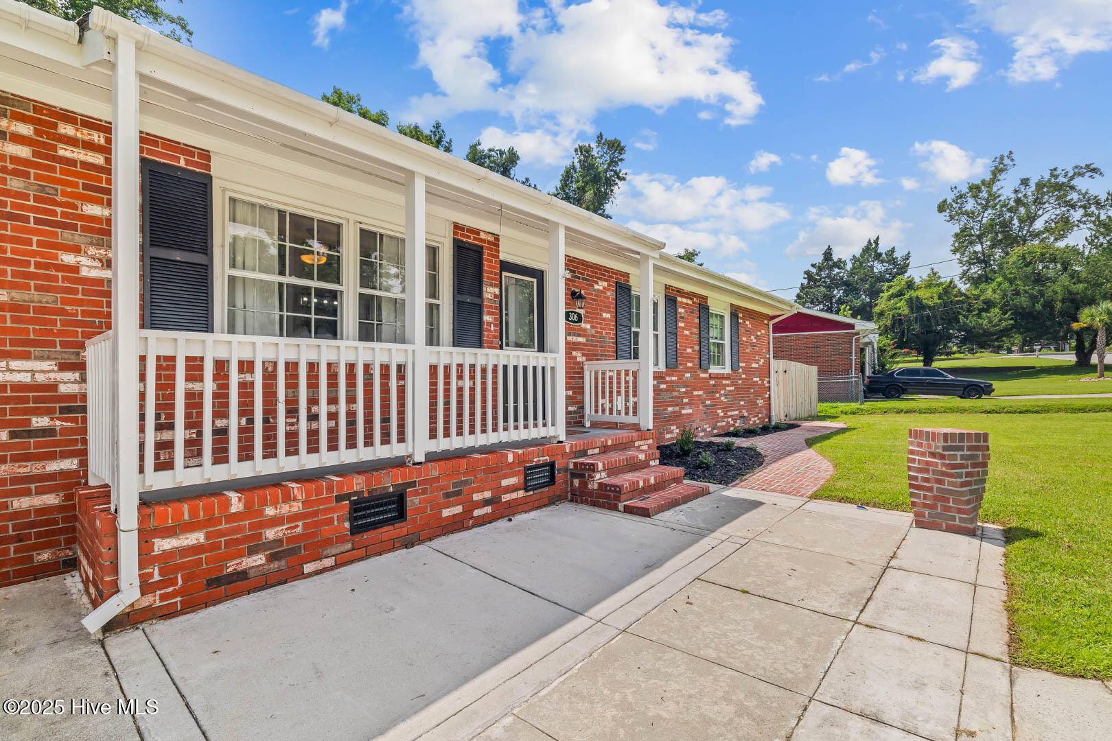 Jacksonville, NC 28546,306 Sheffield RD