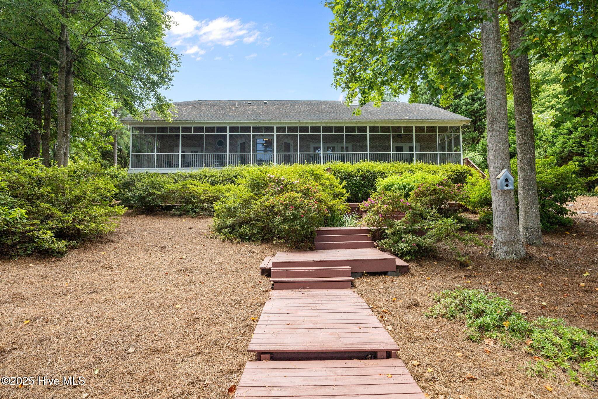 Chocowinity, NC 27817,106 Roanoke LN