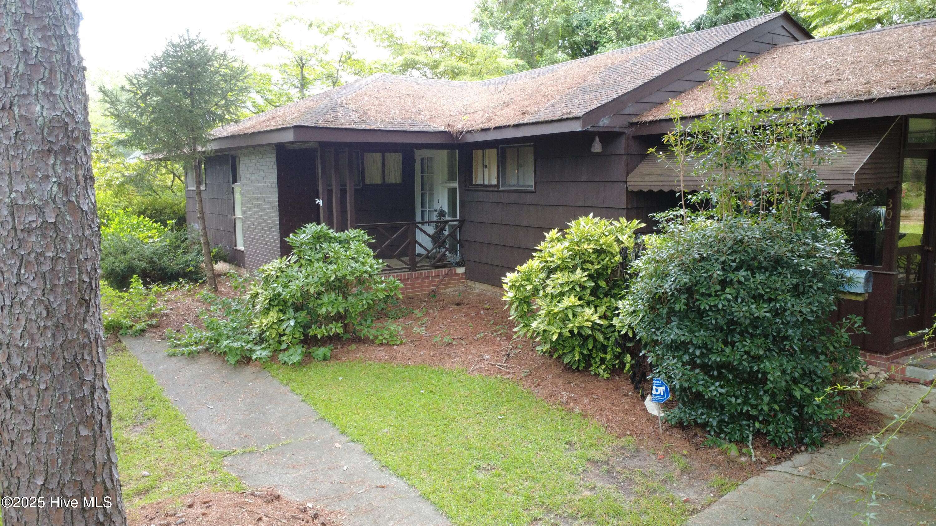 Williamston, NC 27892,302 E Simmons AVE