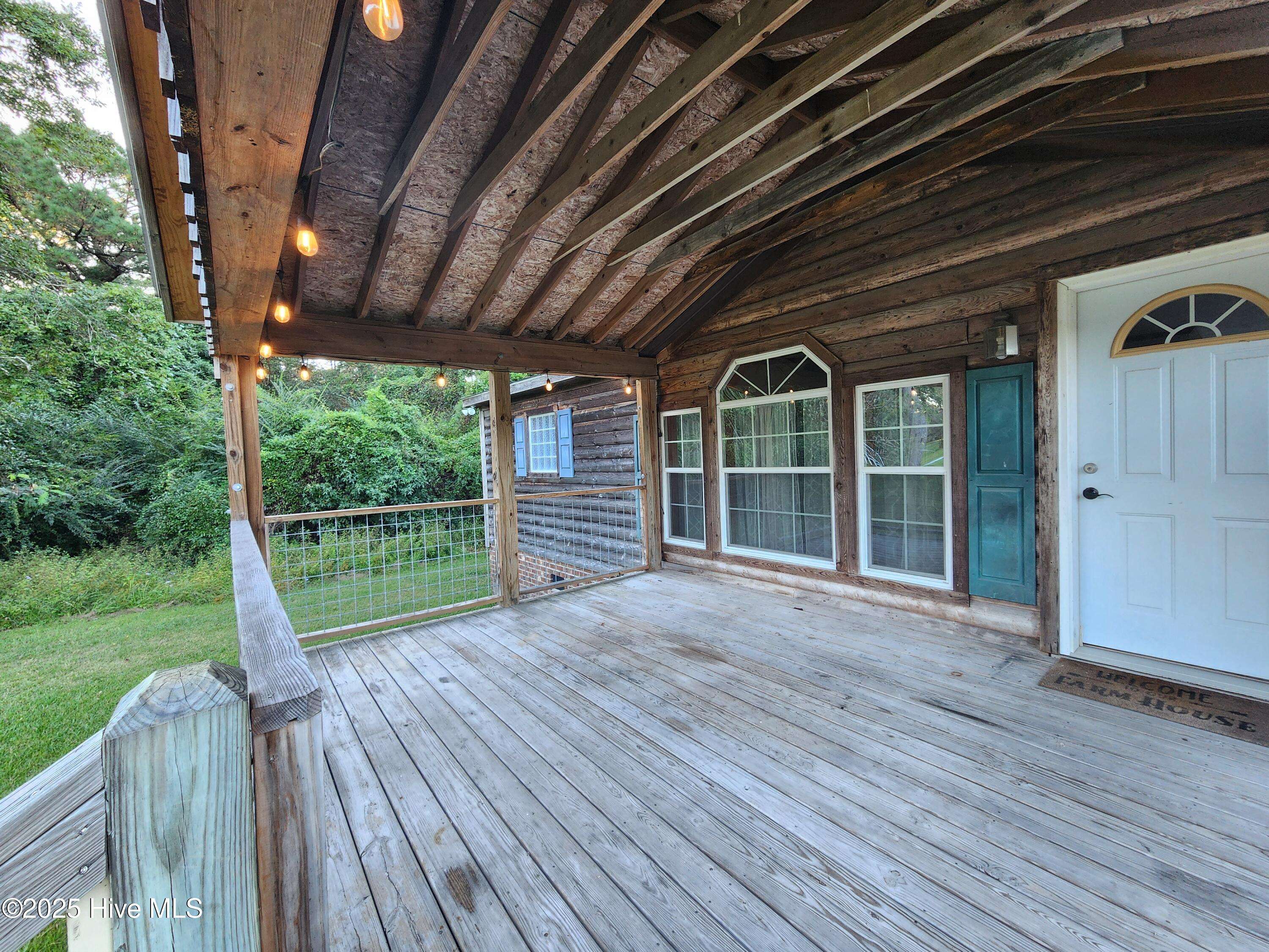 Stella, NC 28582,118 April LN