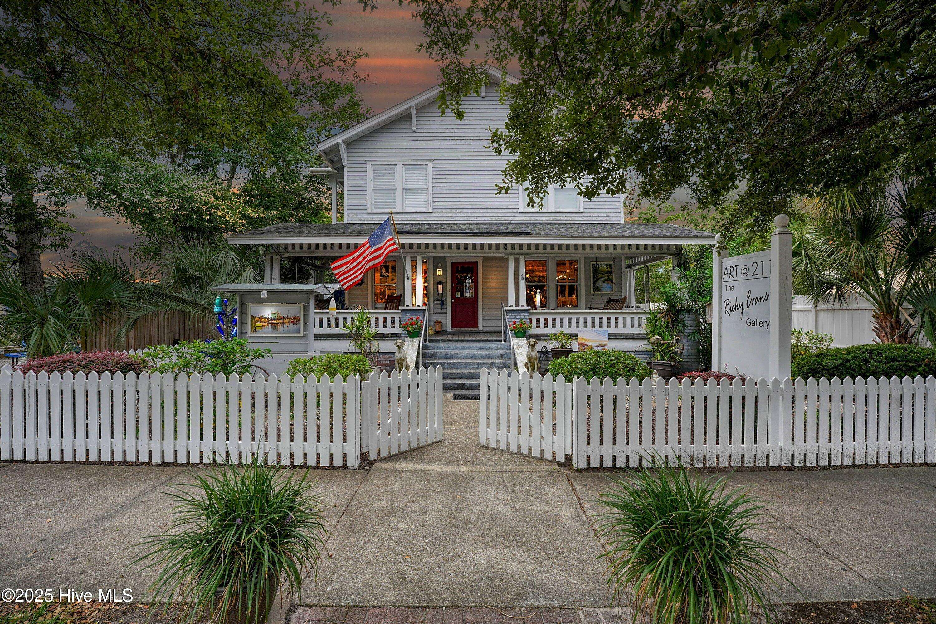 Southport, NC 28461,211 N Howe ST