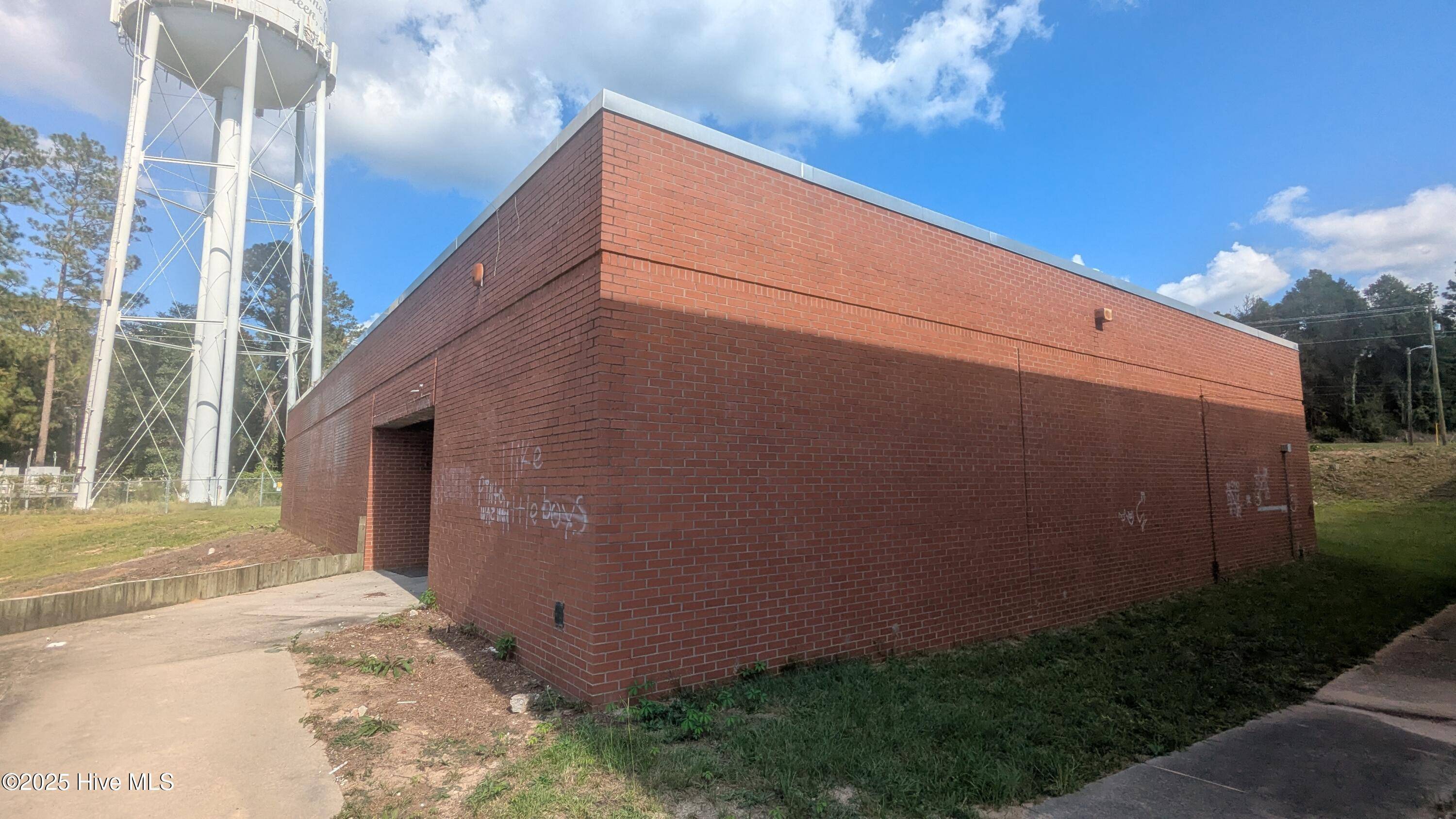 Aberdeen, NC 28315,711 N Chapin RD