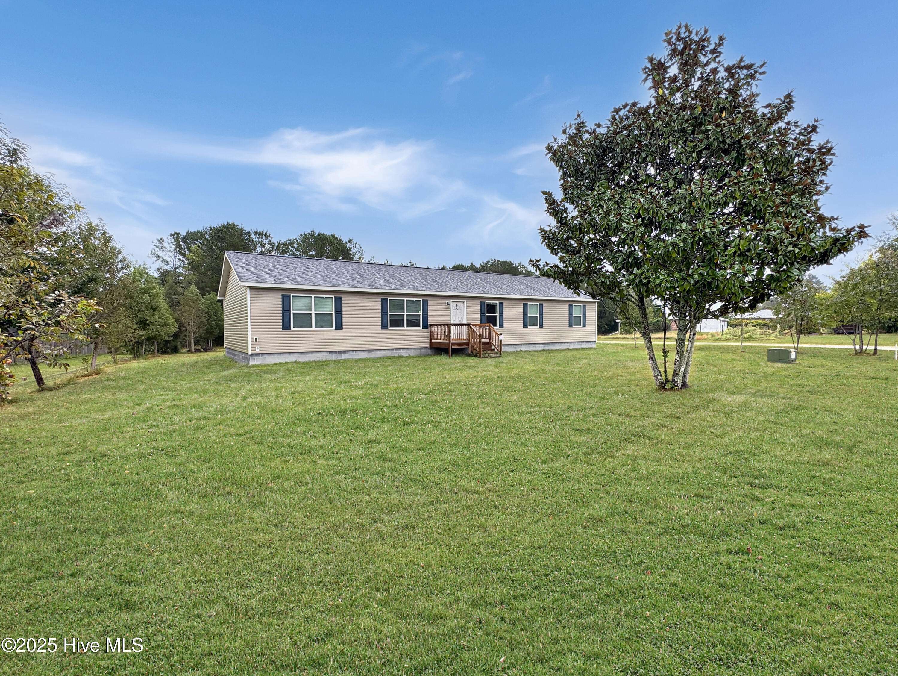 Burgaw, NC 28425,55 Jenn RD