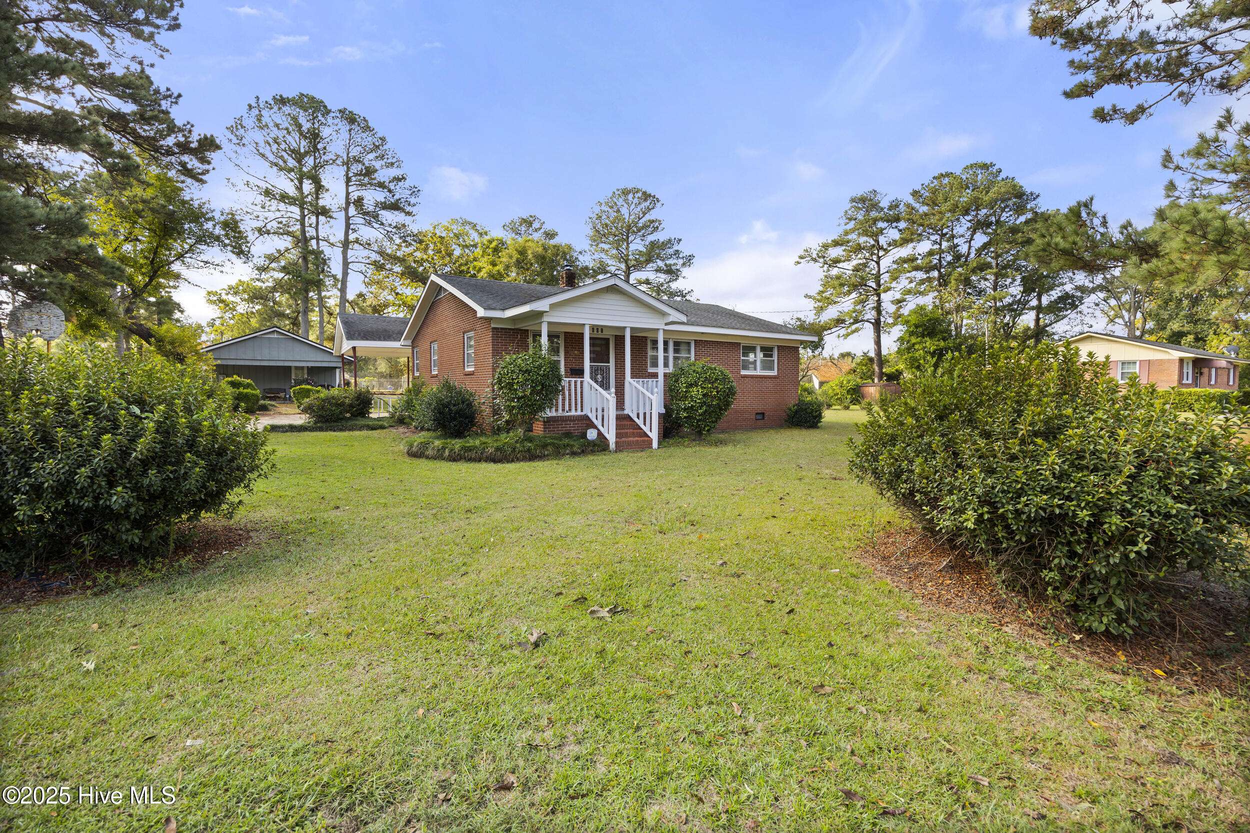 Clinton, NC 28328,601 Winfrey ST