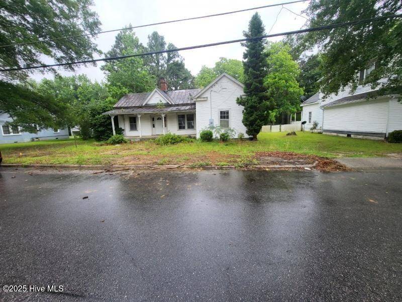 Whitakers, NC 27891,307 E Main ST