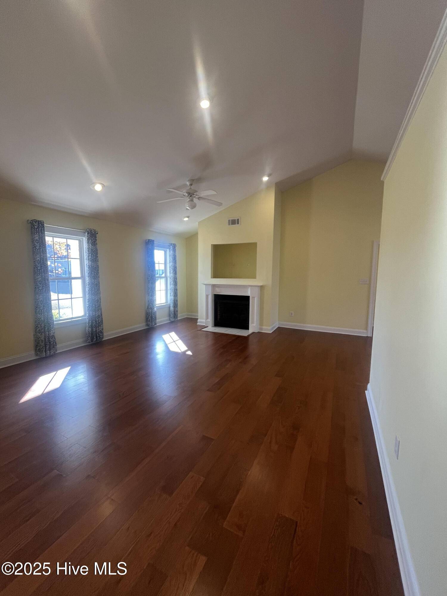 Beaufort, NC 28516,902 Eastman Creek DR