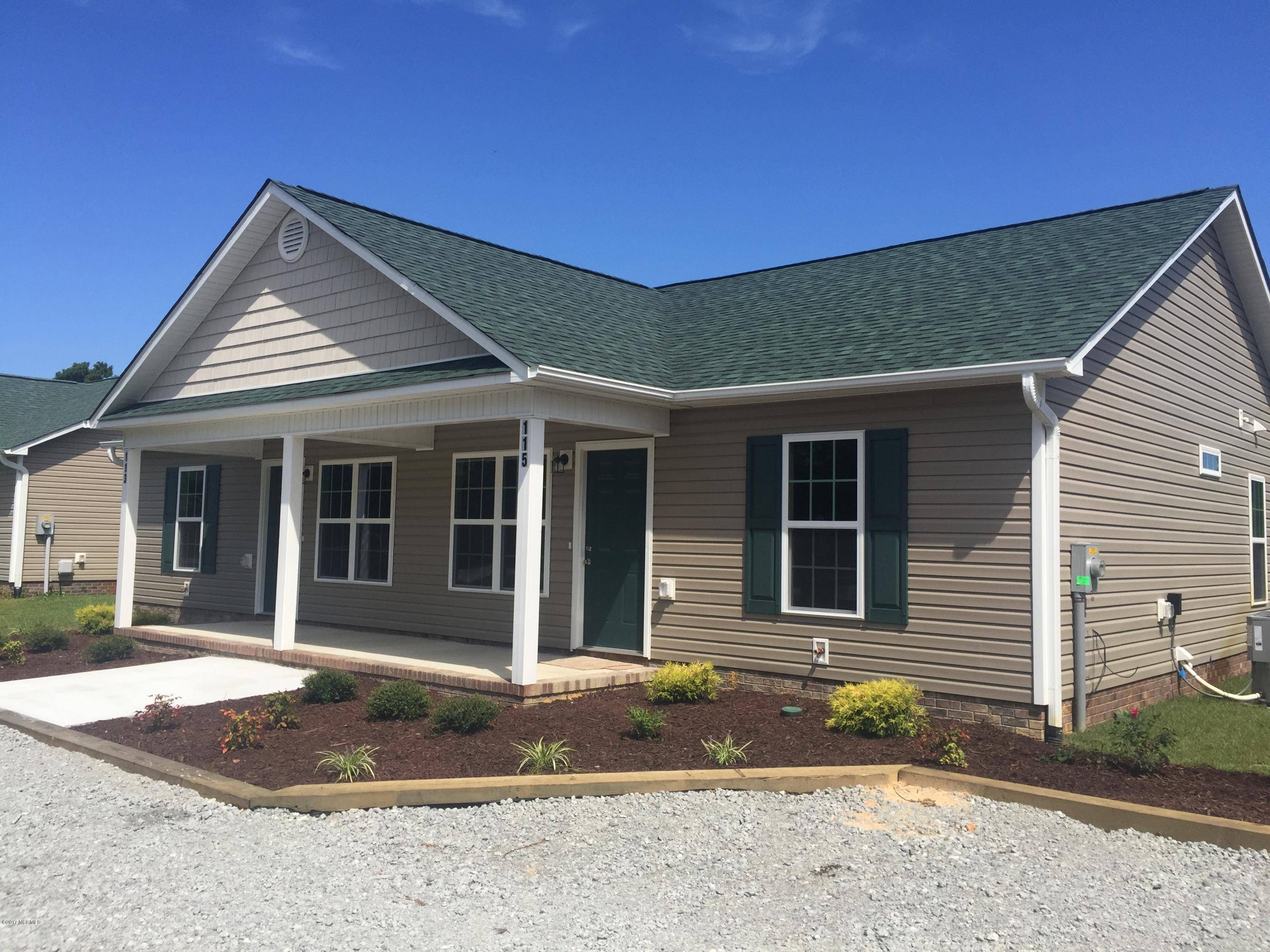 Hubert, NC 28539,115 Oyster LN