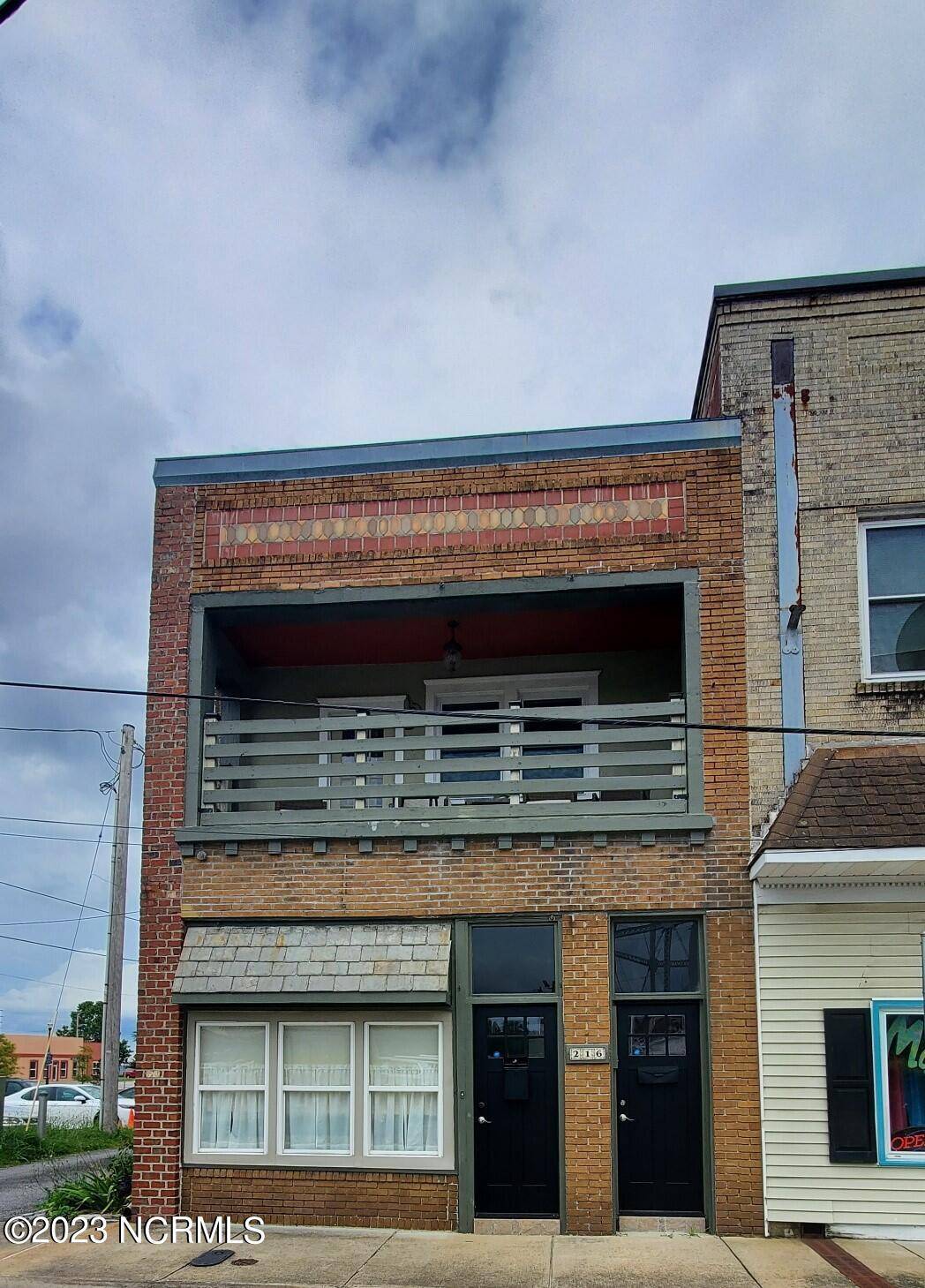 Elizabeth City, NC 27909,216 N Martin Luther King Jr DR #Upstairs