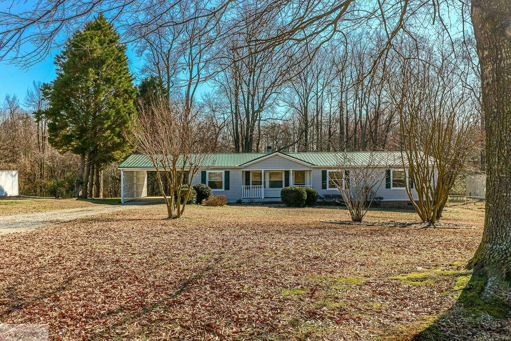 Pikeville, NC 27863,104 Marl PL