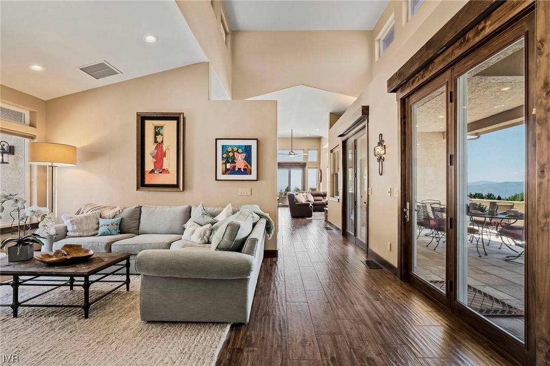 Town Out Of Area, NV 89511,640 Oxbow CT