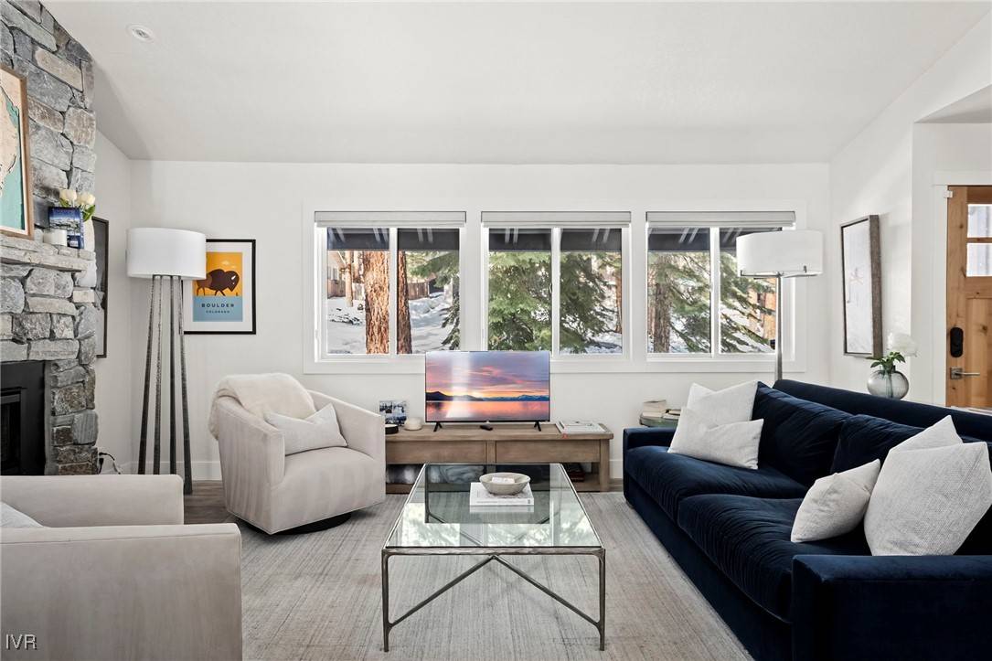 Incline Village, NV 89451,893 Donna DR