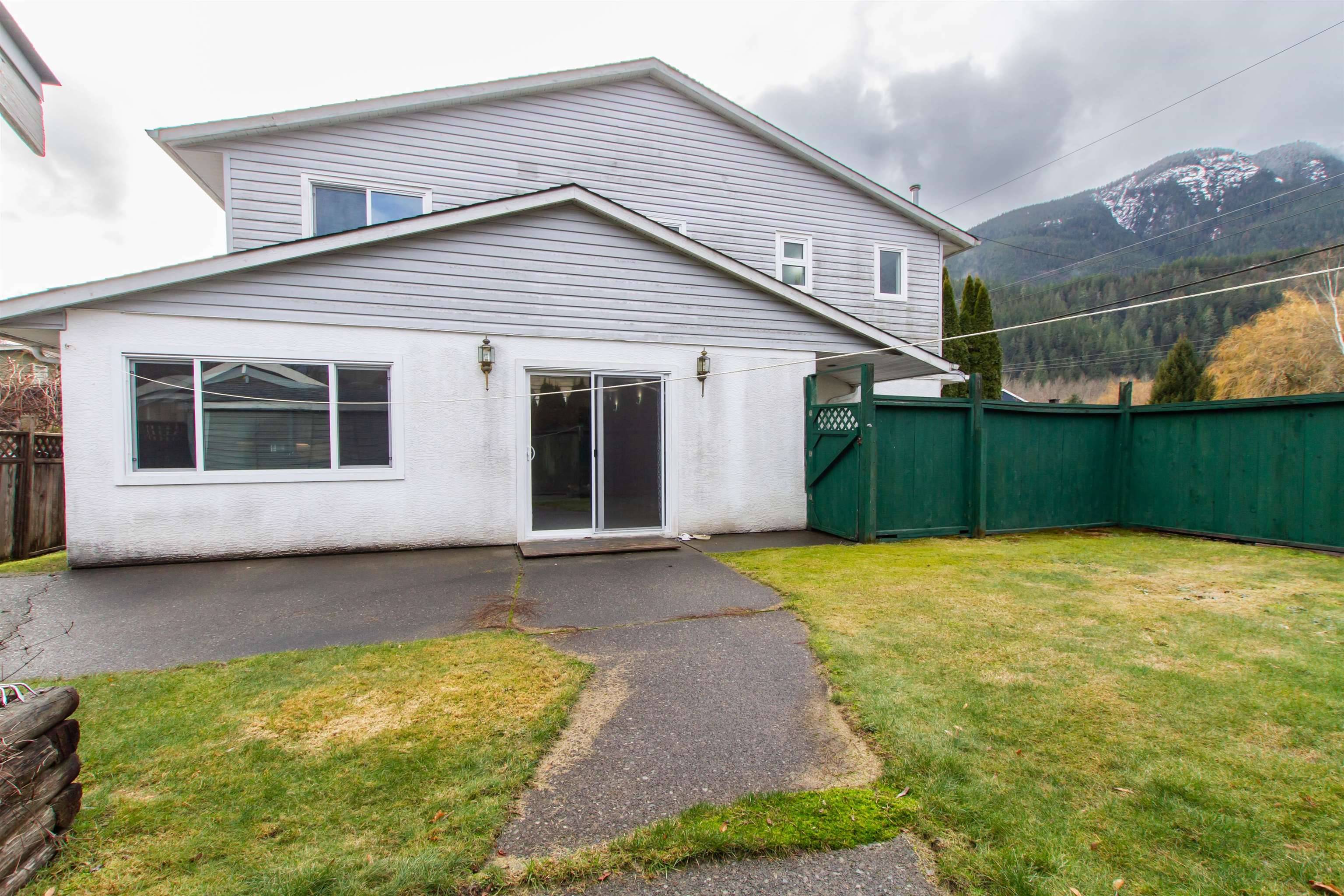 Squamish, BC V0N 1H0,41498 LAWSON RD