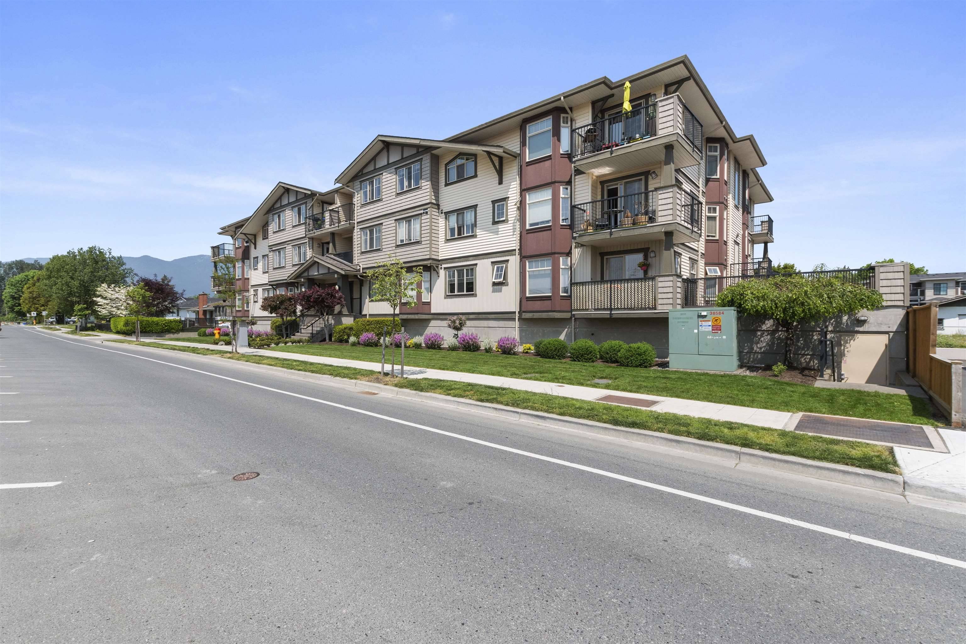 Chilliwack, BC V2P 1V2,45535 SPADINA AVE #205