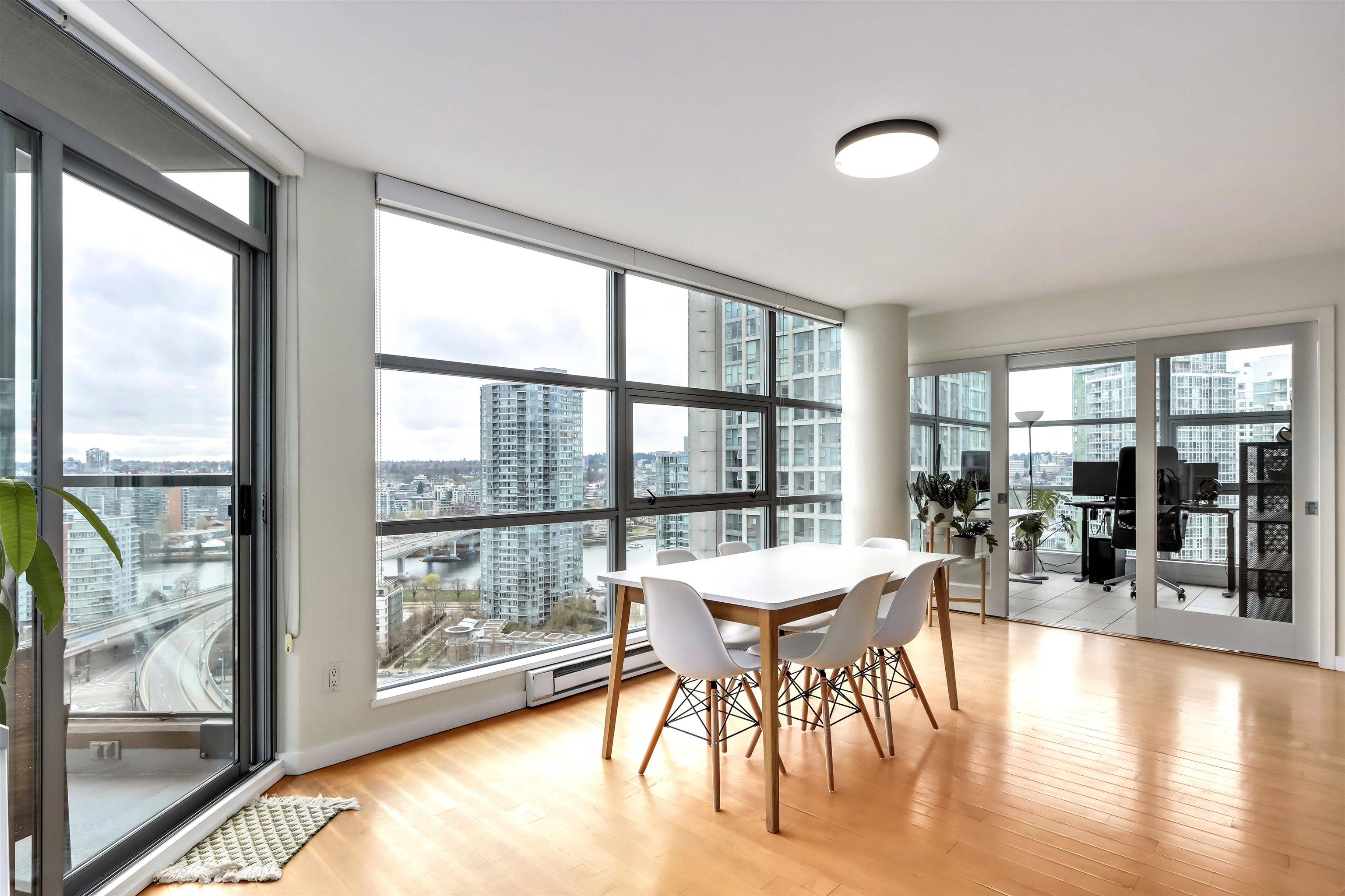 Vancouver, BC V6Z 3C2,989 BEATTY ST #2303