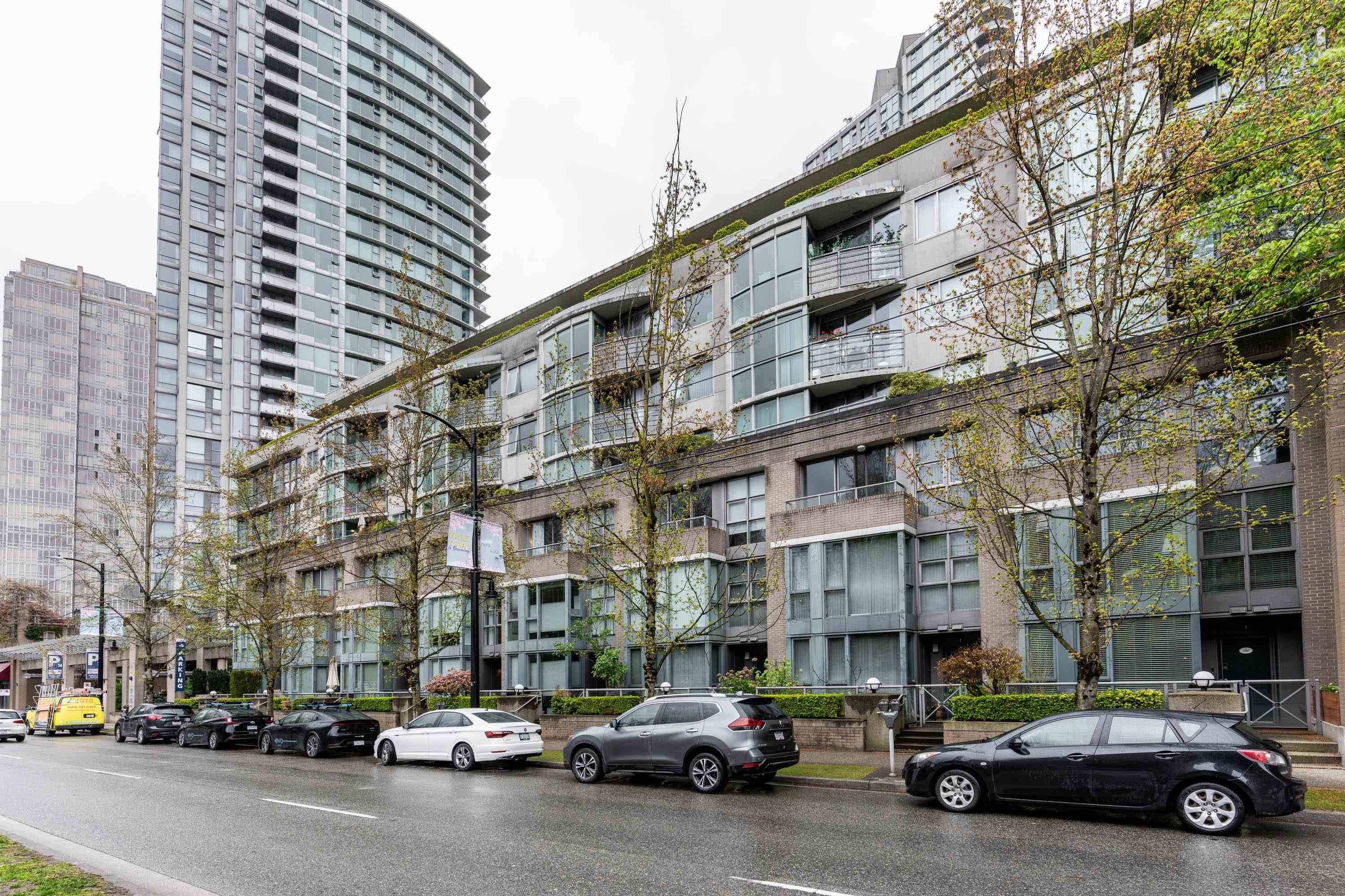 Vancouver, BC V6B 6J6,1018 CAMBIE ST #603