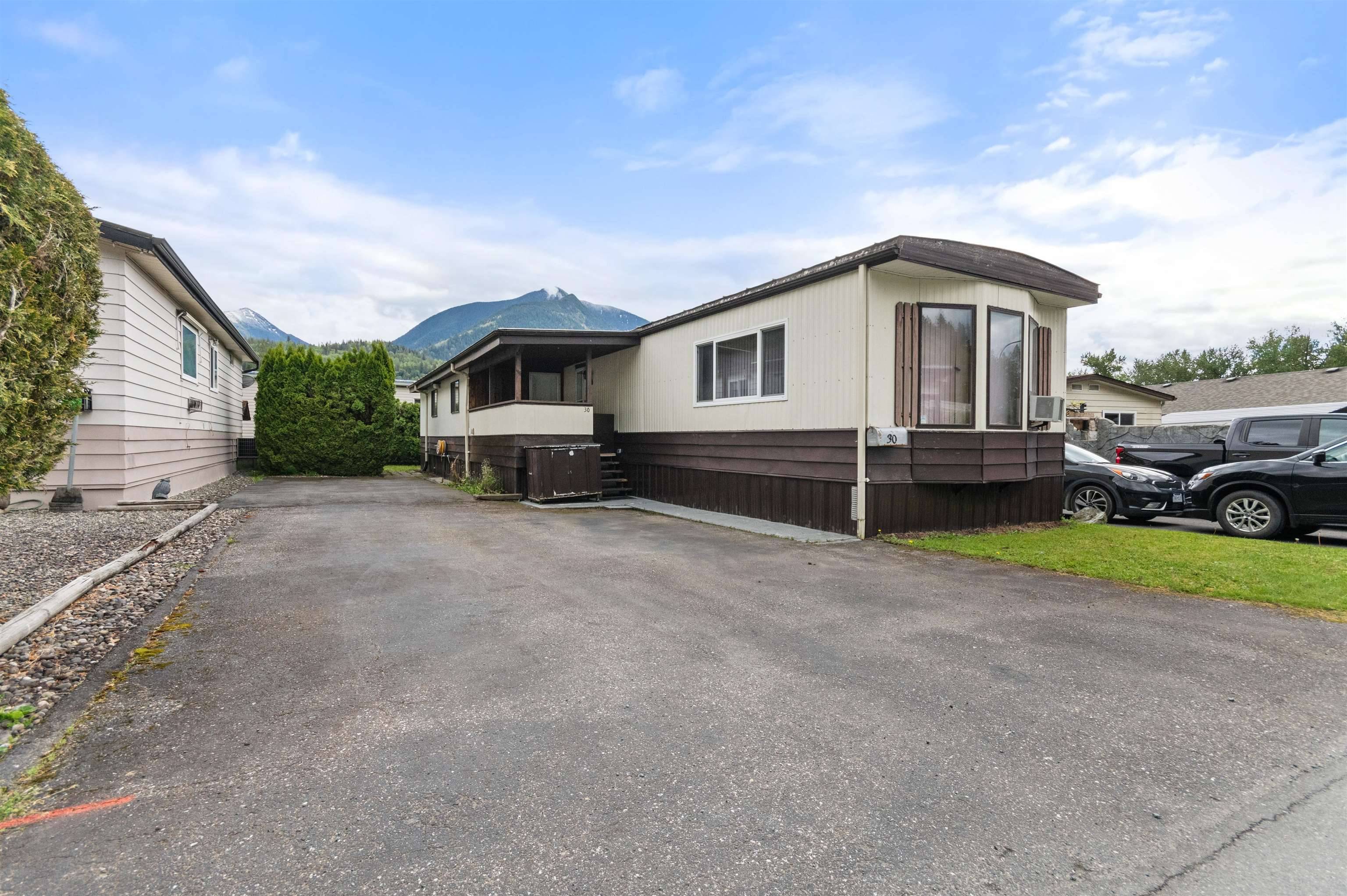 Chilliwack, BC V2R 3S3,46511 CHILLIWACK LAKE RD #30