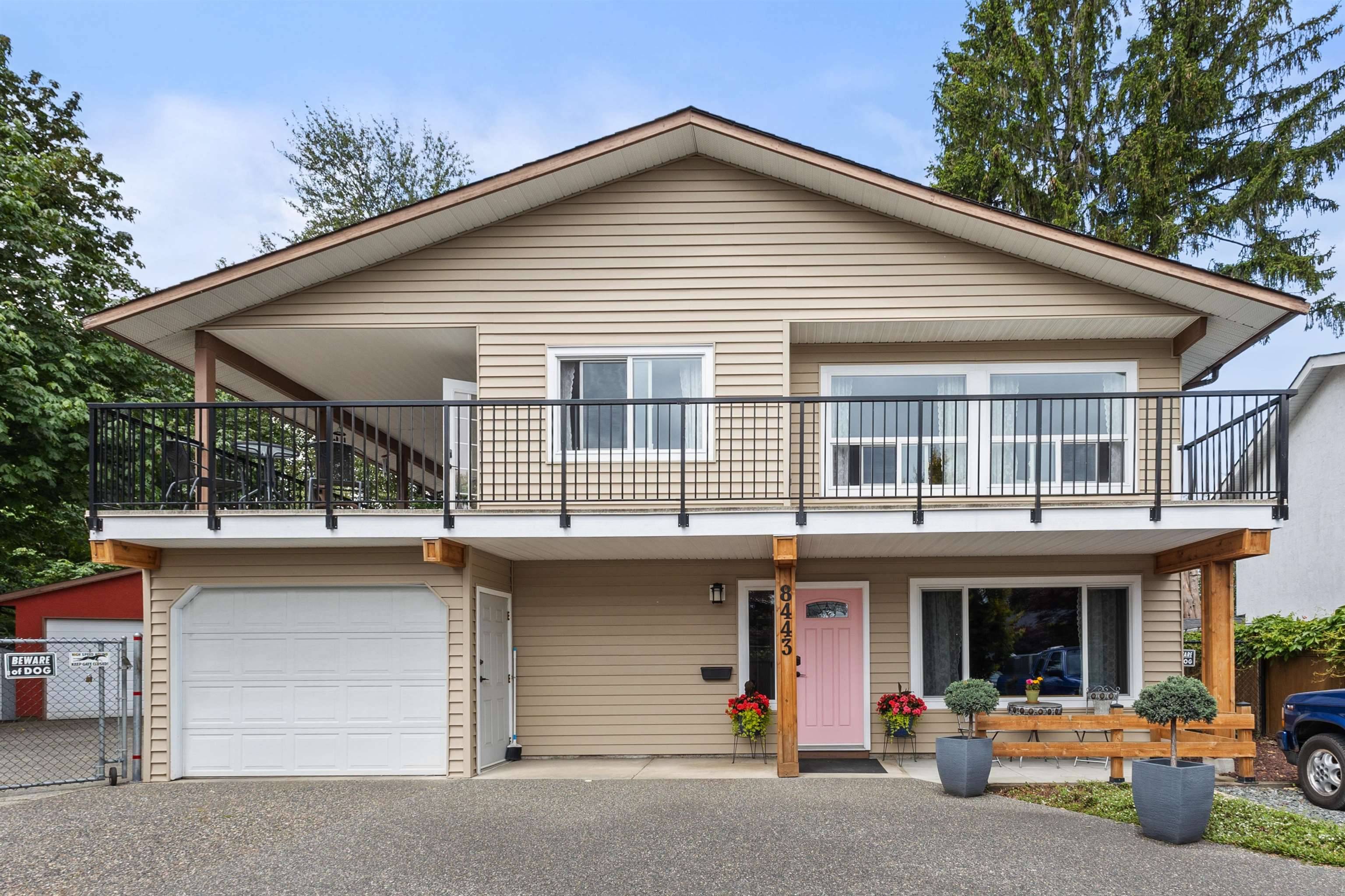 Chilliwack, BC V2P 7M1,8443 PIPER CRES