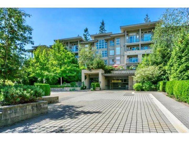 Burnaby, BC V5A 4Y4,9329 UNIVERSITY CRES #301