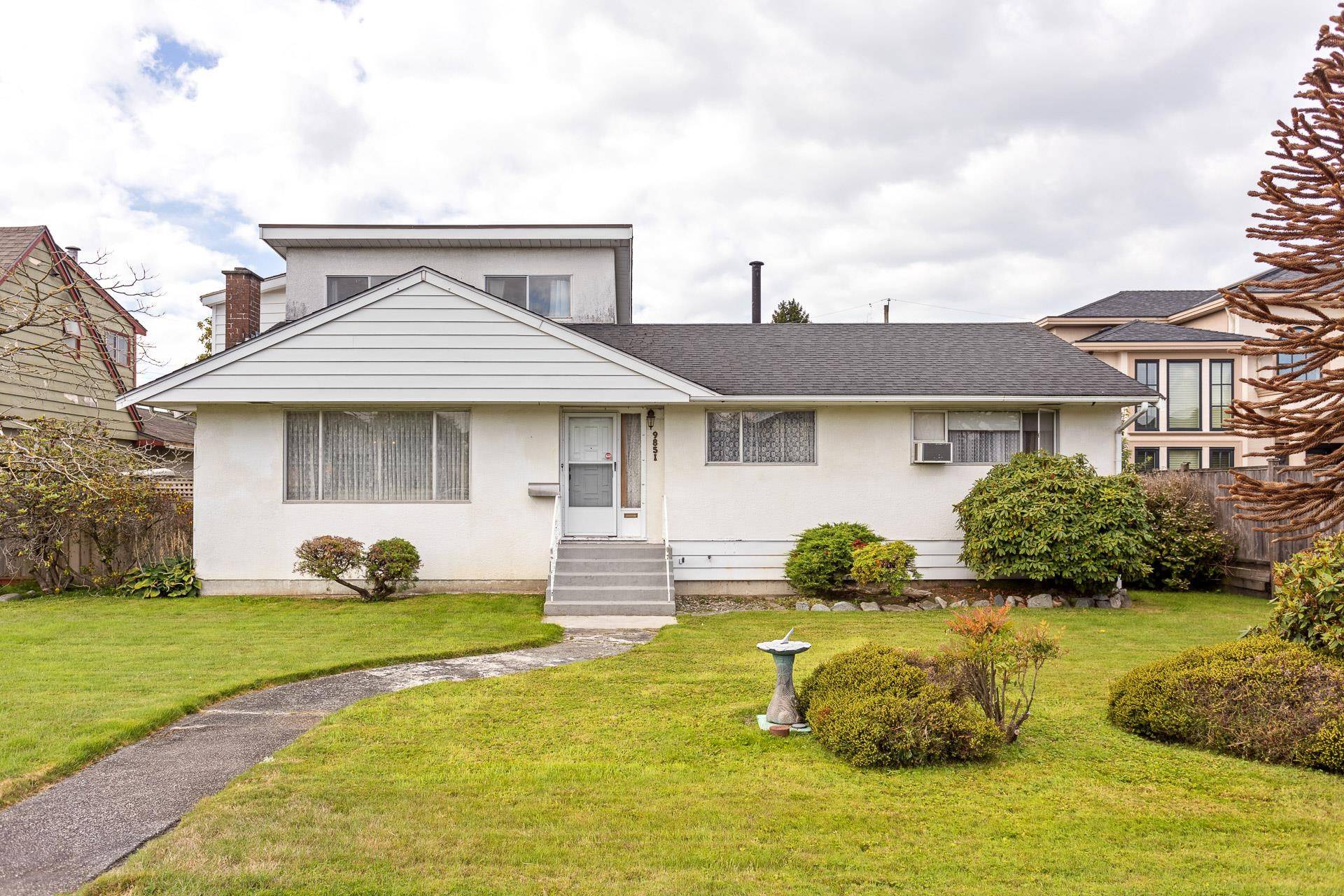 Richmond, BC V7A 4B6,9851 SEAVALE RD