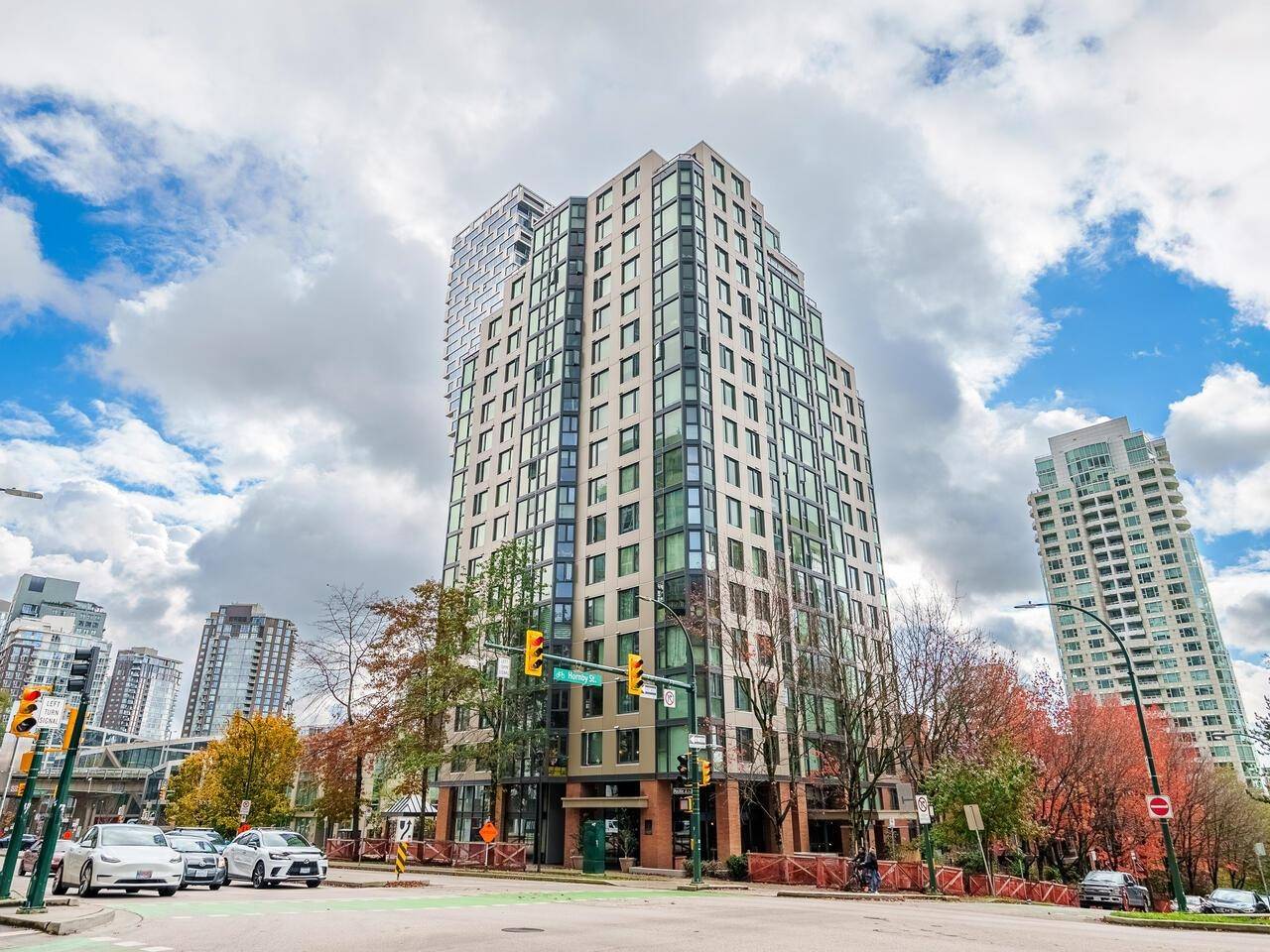 Vancouver, BC V6Z 2S6,888 PACIFIC ST #904