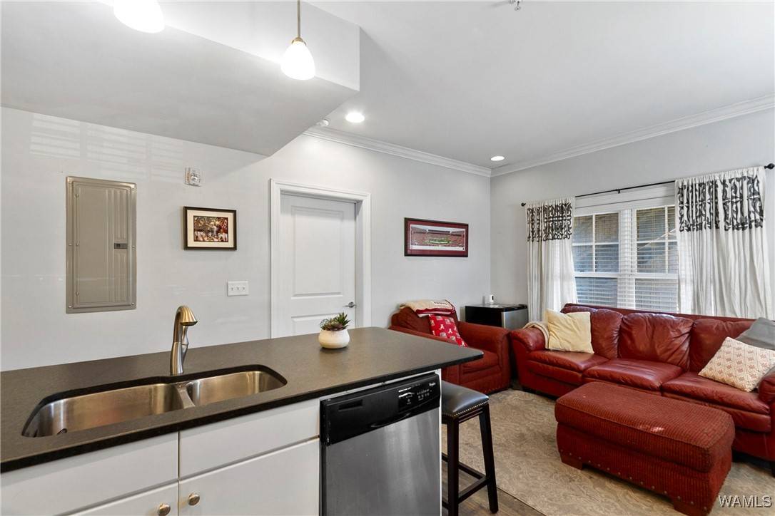 Tuscaloosa, AL 35401,1426 Paul W Bryant #5