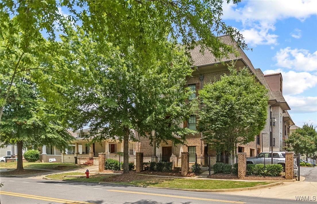 Tuscaloosa, AL 35401,1426 Paul W Bryant #5